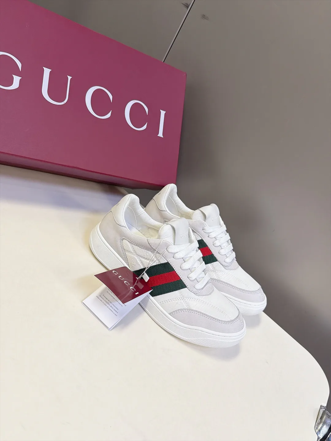 Кроссовки Женские Gucci 18005190