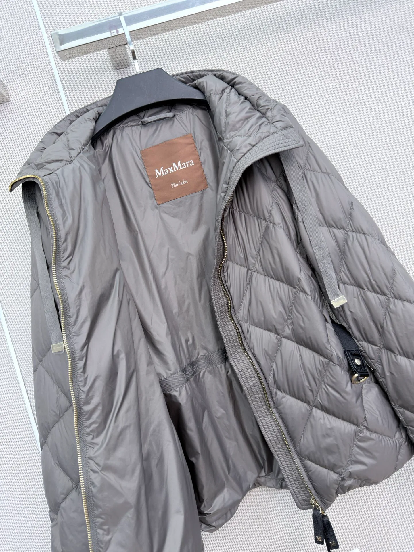 Куртки И Пуховики Женские Max Mara 18023436
