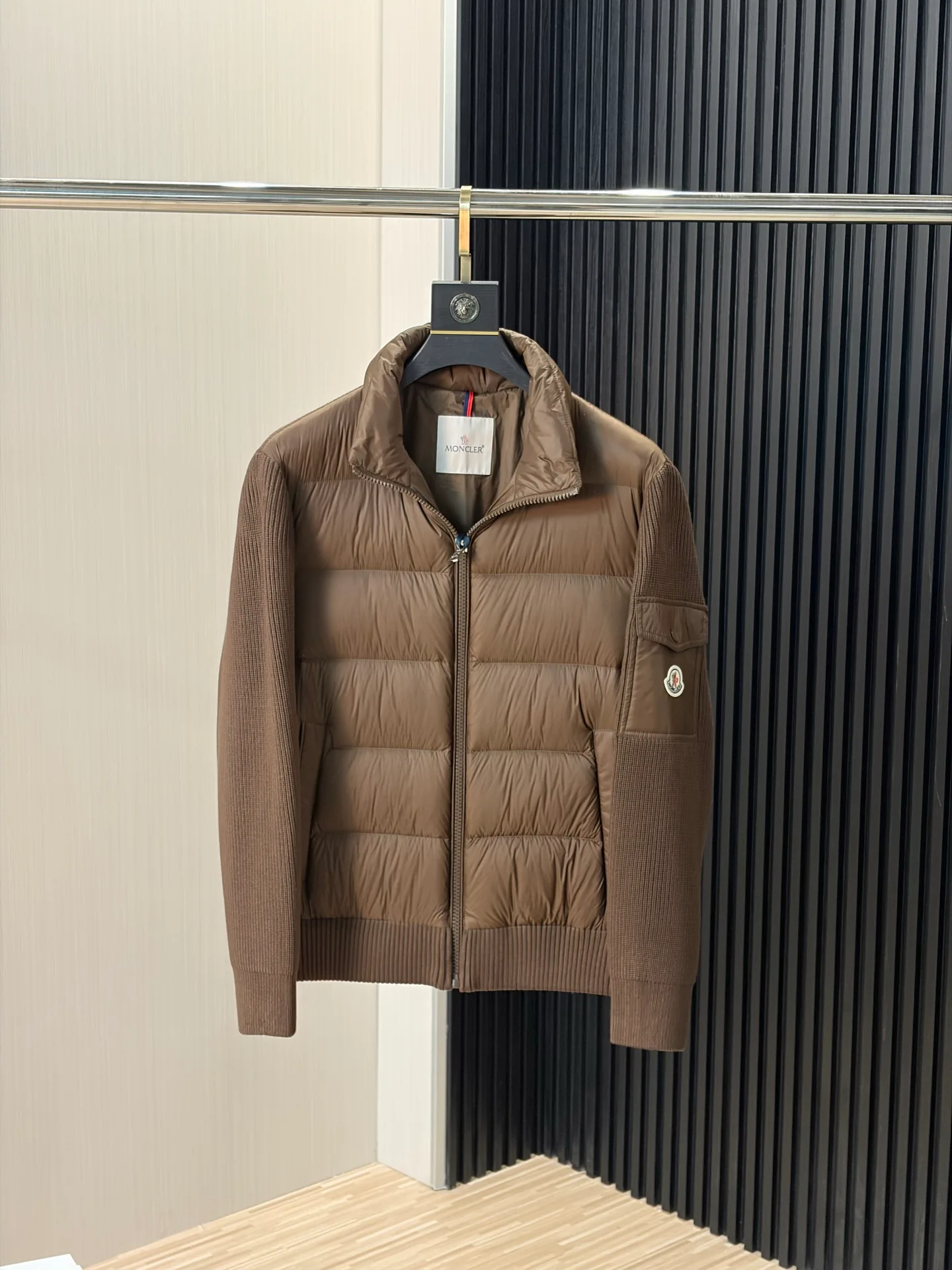 Куртки И Пуховики Женские Moncler 18391736