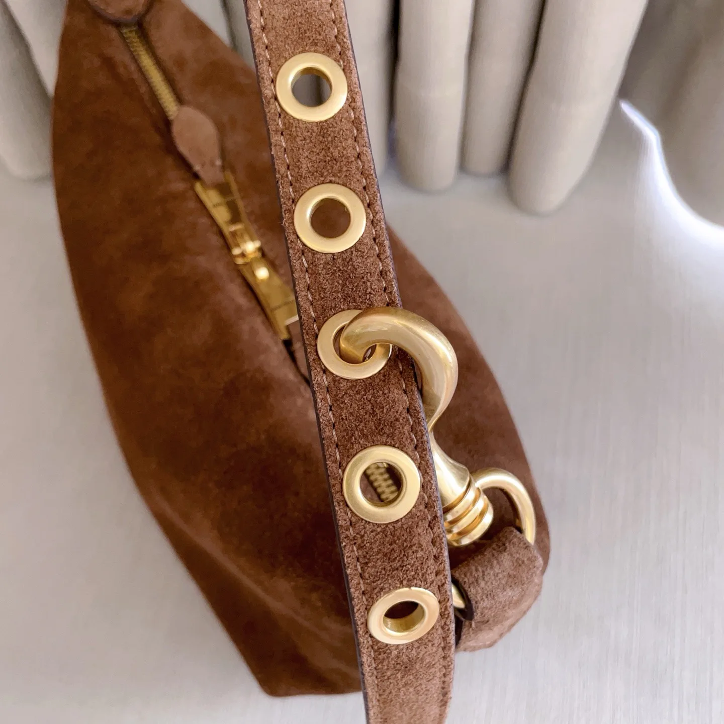 Классические Сумки Женские Miu Miu 17799925