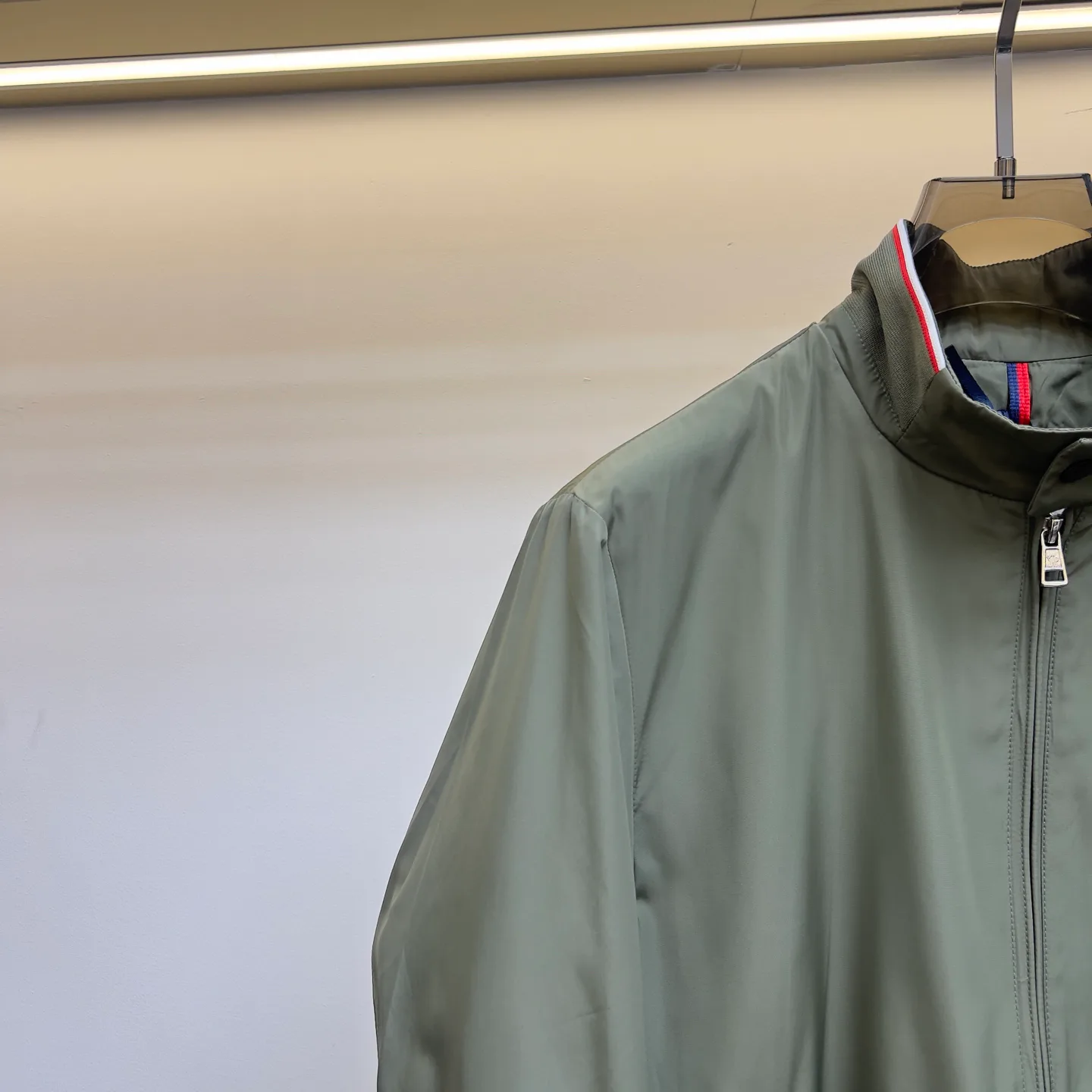 Куртки И Пуховики Женские Moncler 17340707