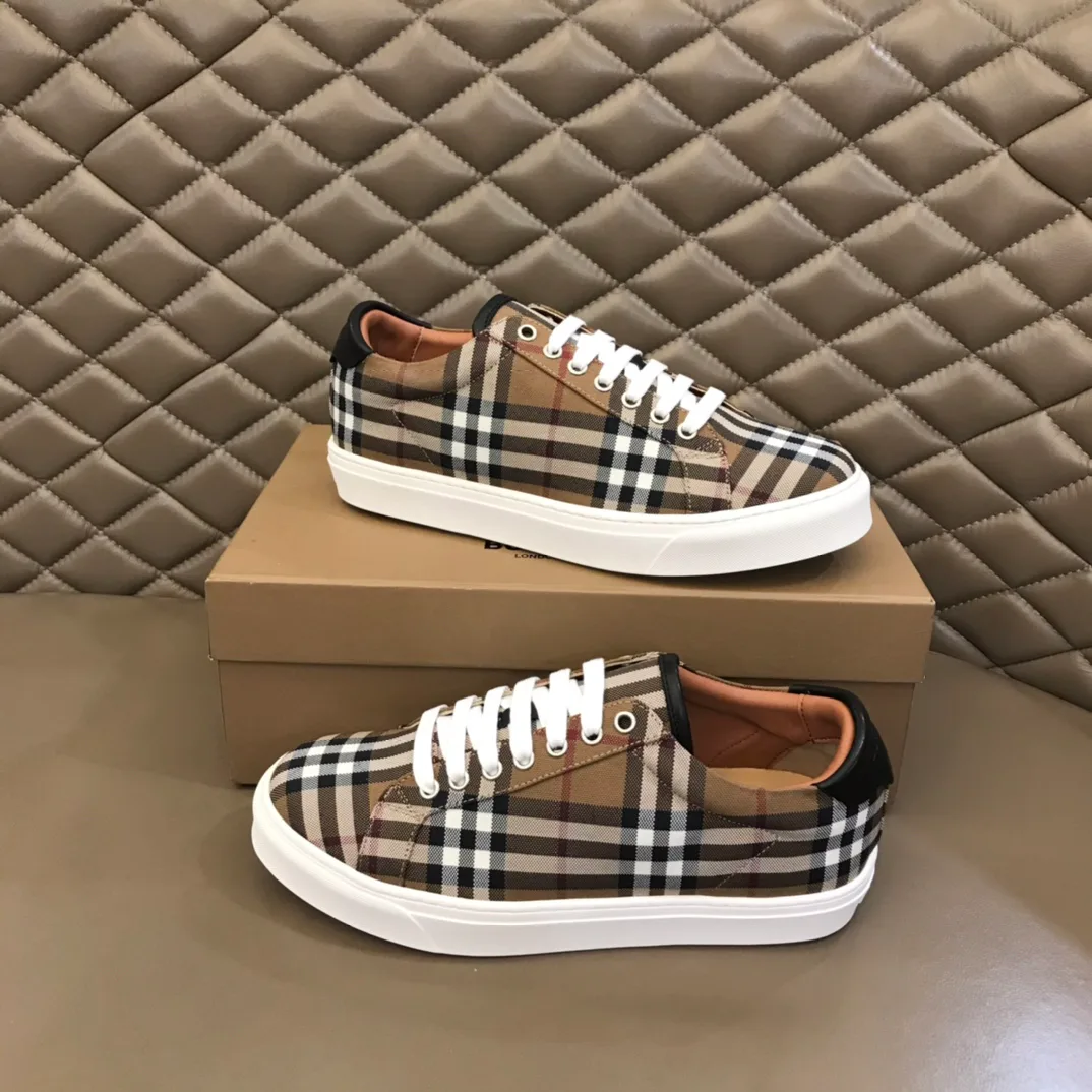 Кроссовки Мужские Burberry 18744106