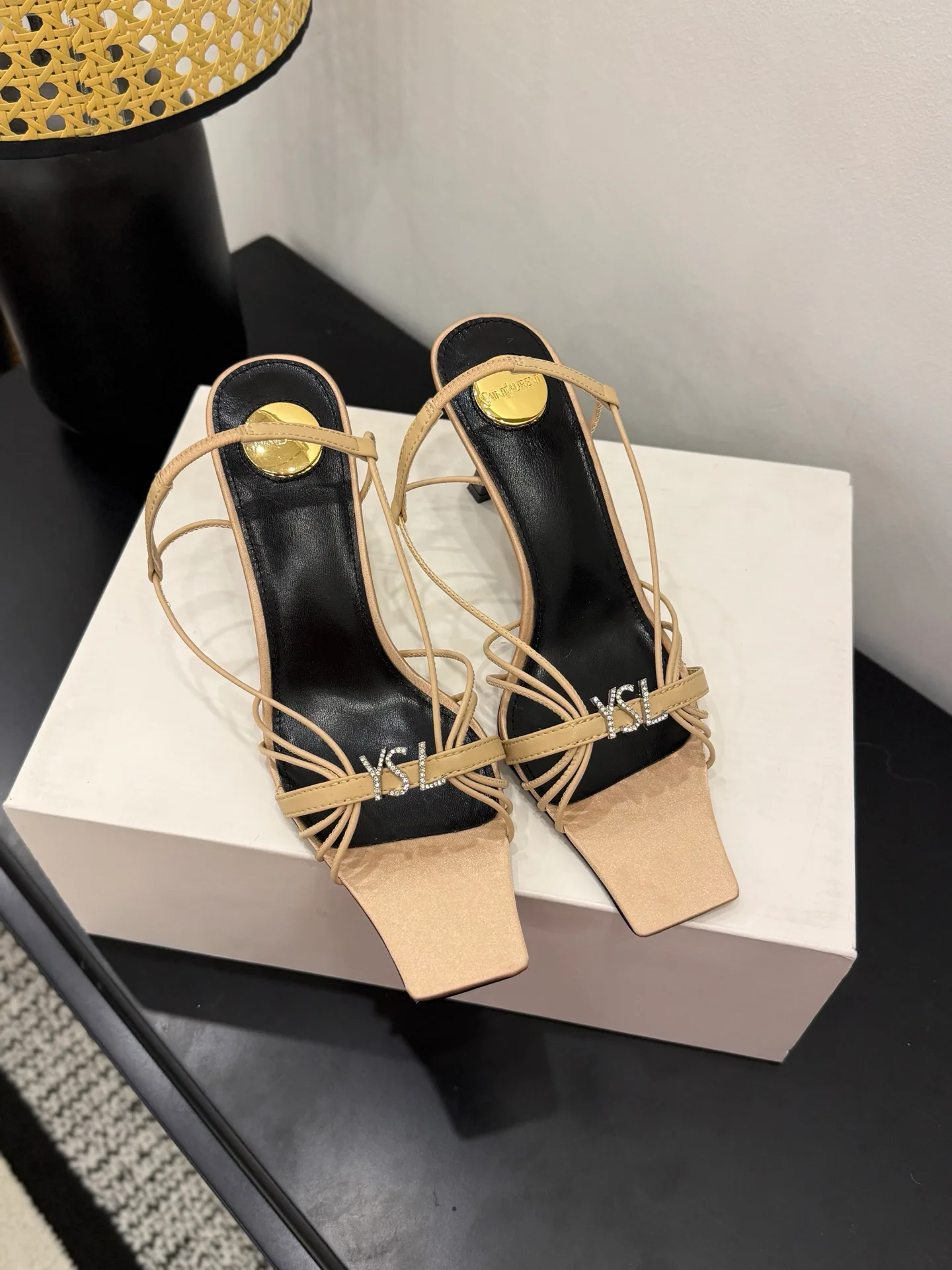 Босоножки Женские Saint Laurent 11739348