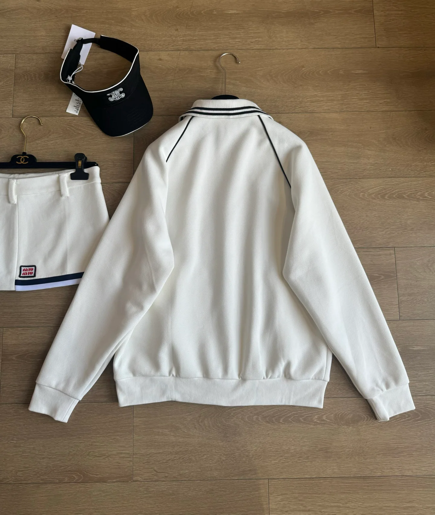 Куртки И Пуховики Женские Miu Miu 17644238
