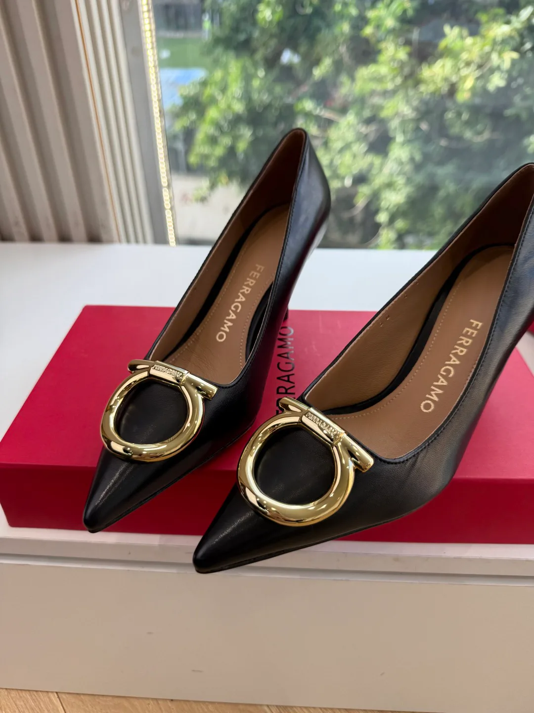 Туфли Женские Salvatore Ferragamo 18154498