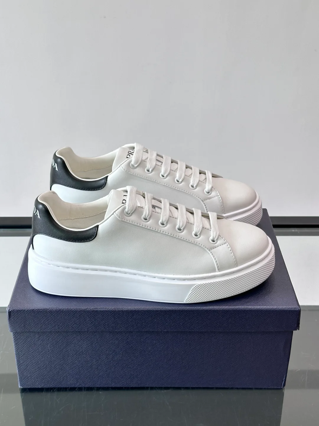 Кроссовки Мужские Prada 17588528