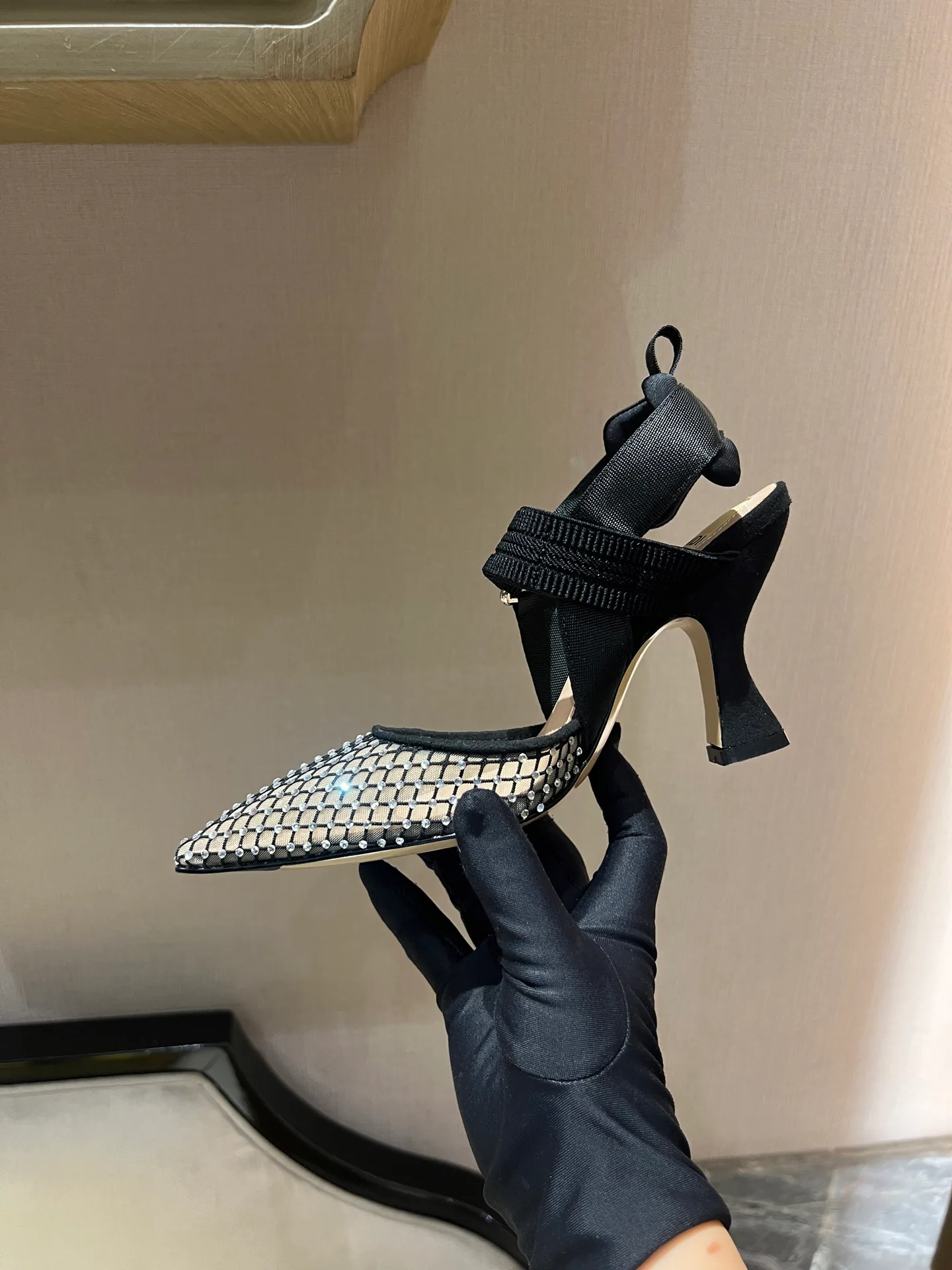 Босоножки Женские Fendi 19352421