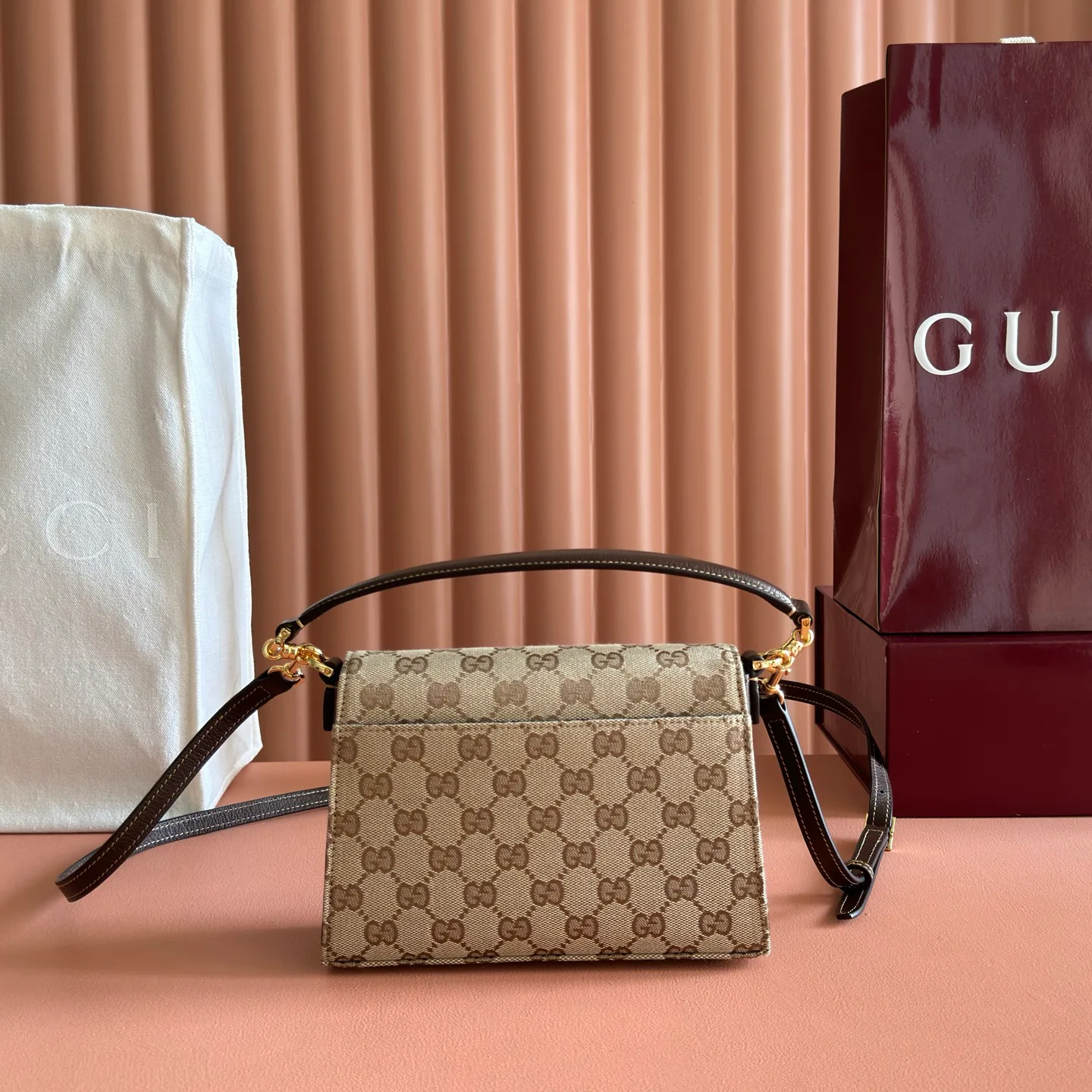 Классические Сумки Женские Gucci 17802960