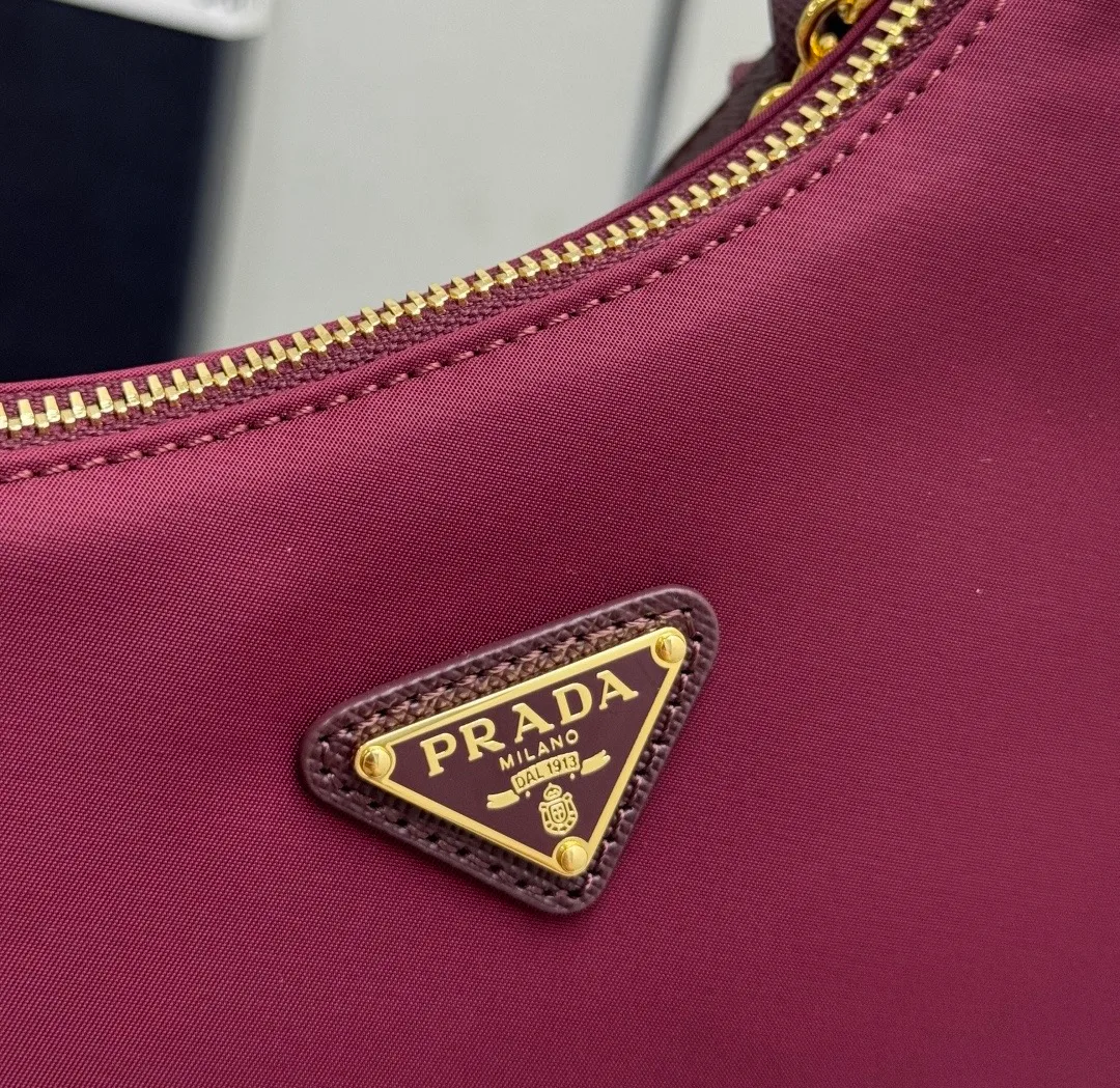 Сумки На Ремне Женские Prada 11627366