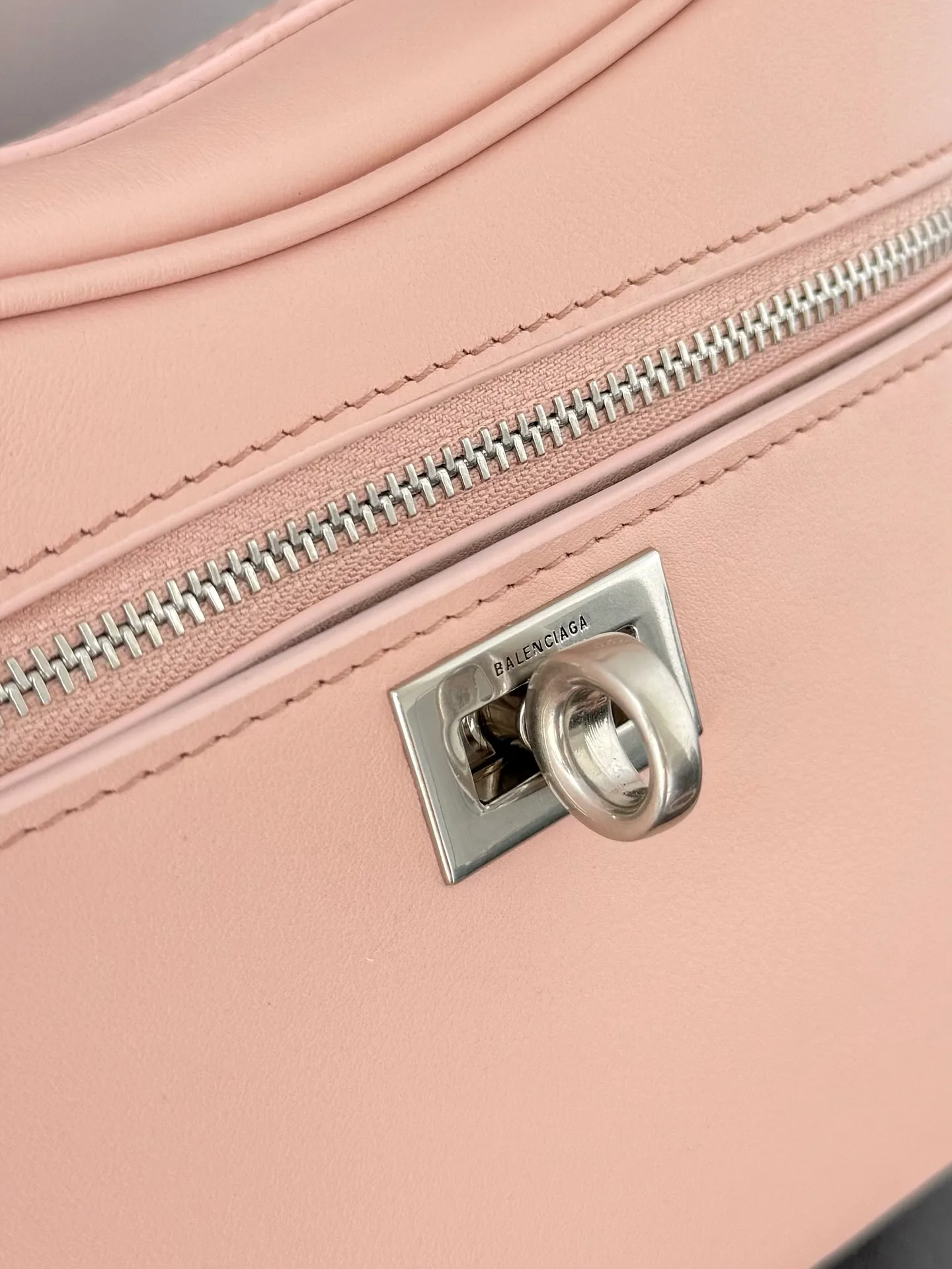 Клатчи Женские Balenciaga 11451449
