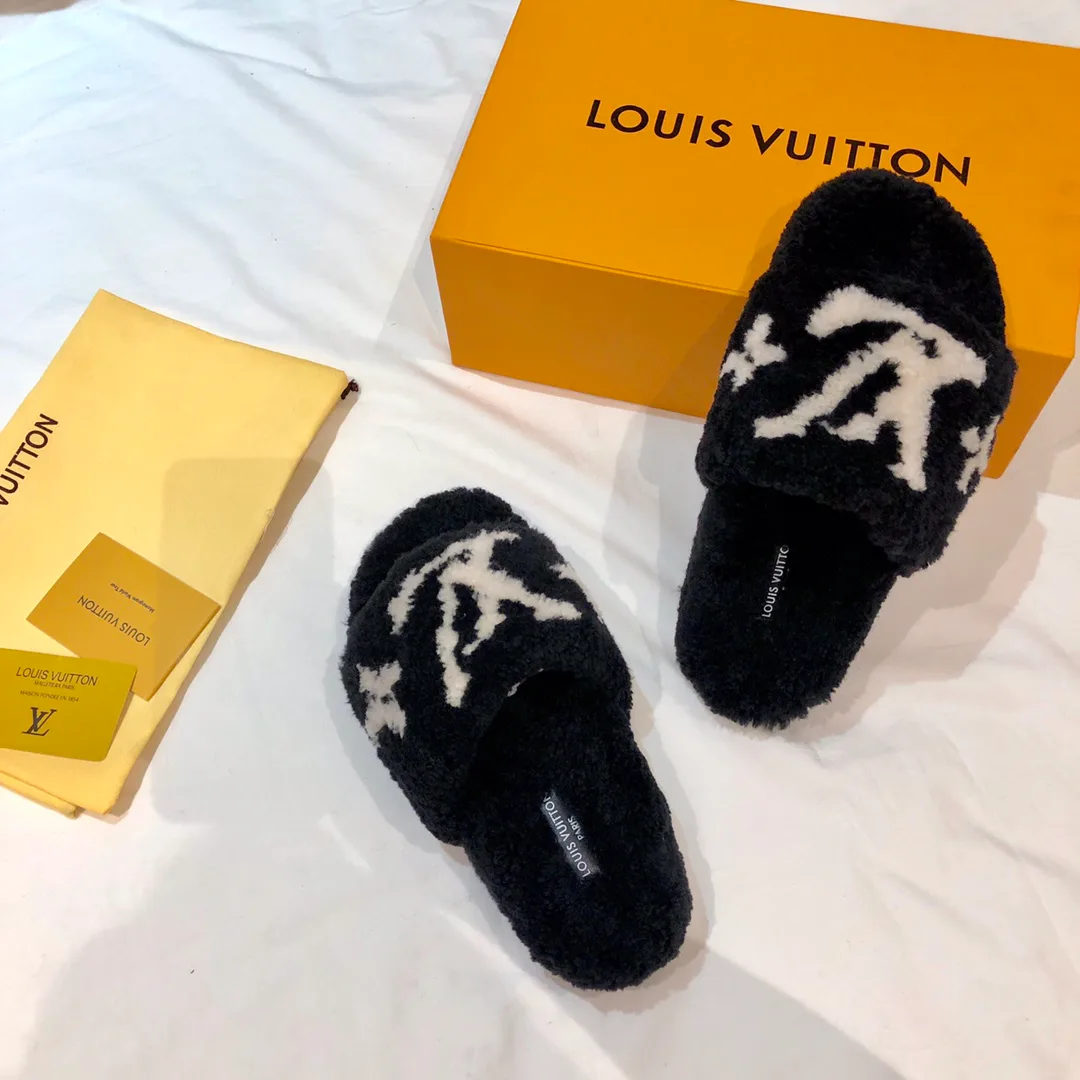 Тапочки Женские Louis Vuitton 18034624