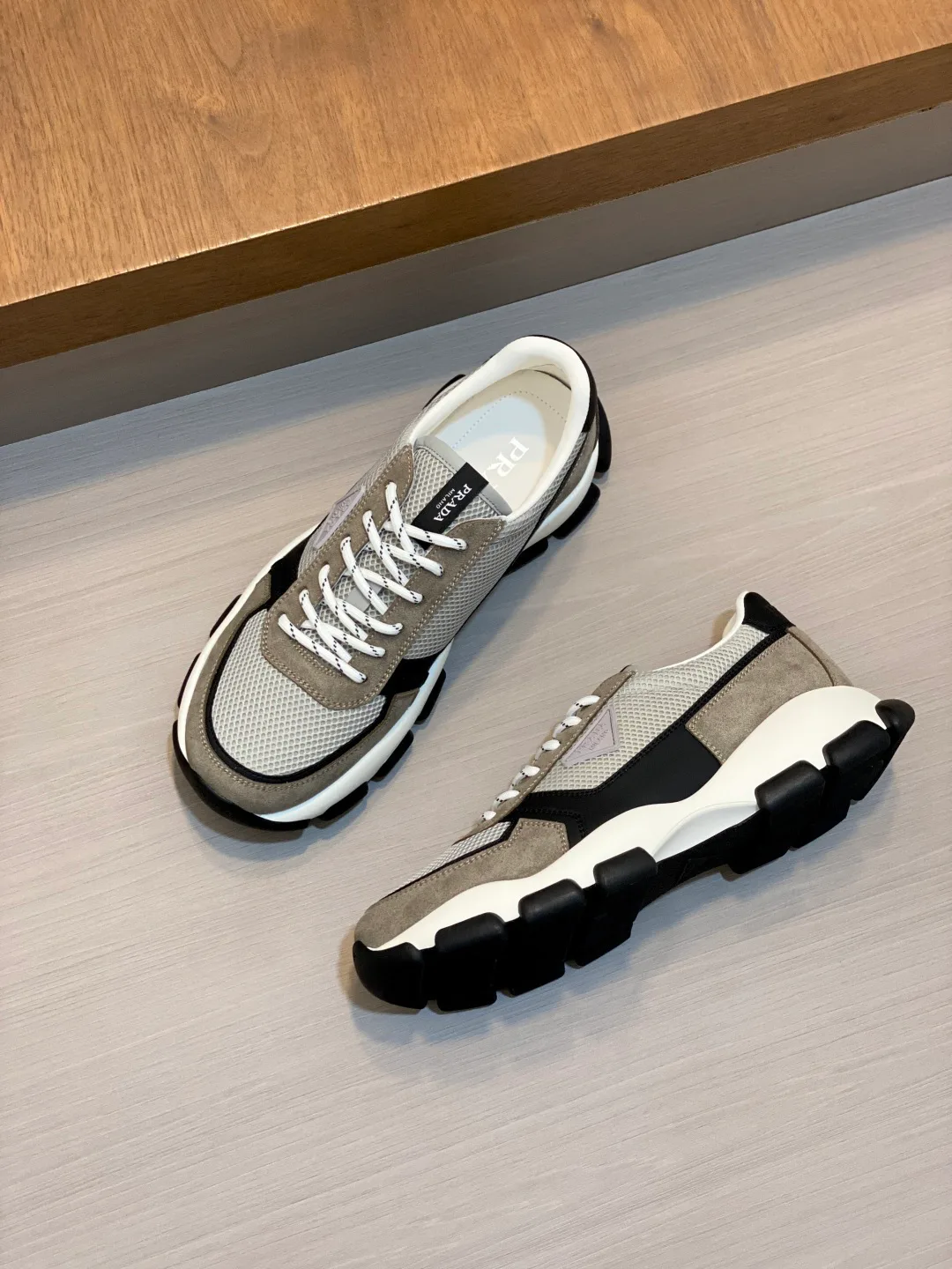 Кроссовки Мужские Prada 18055224
