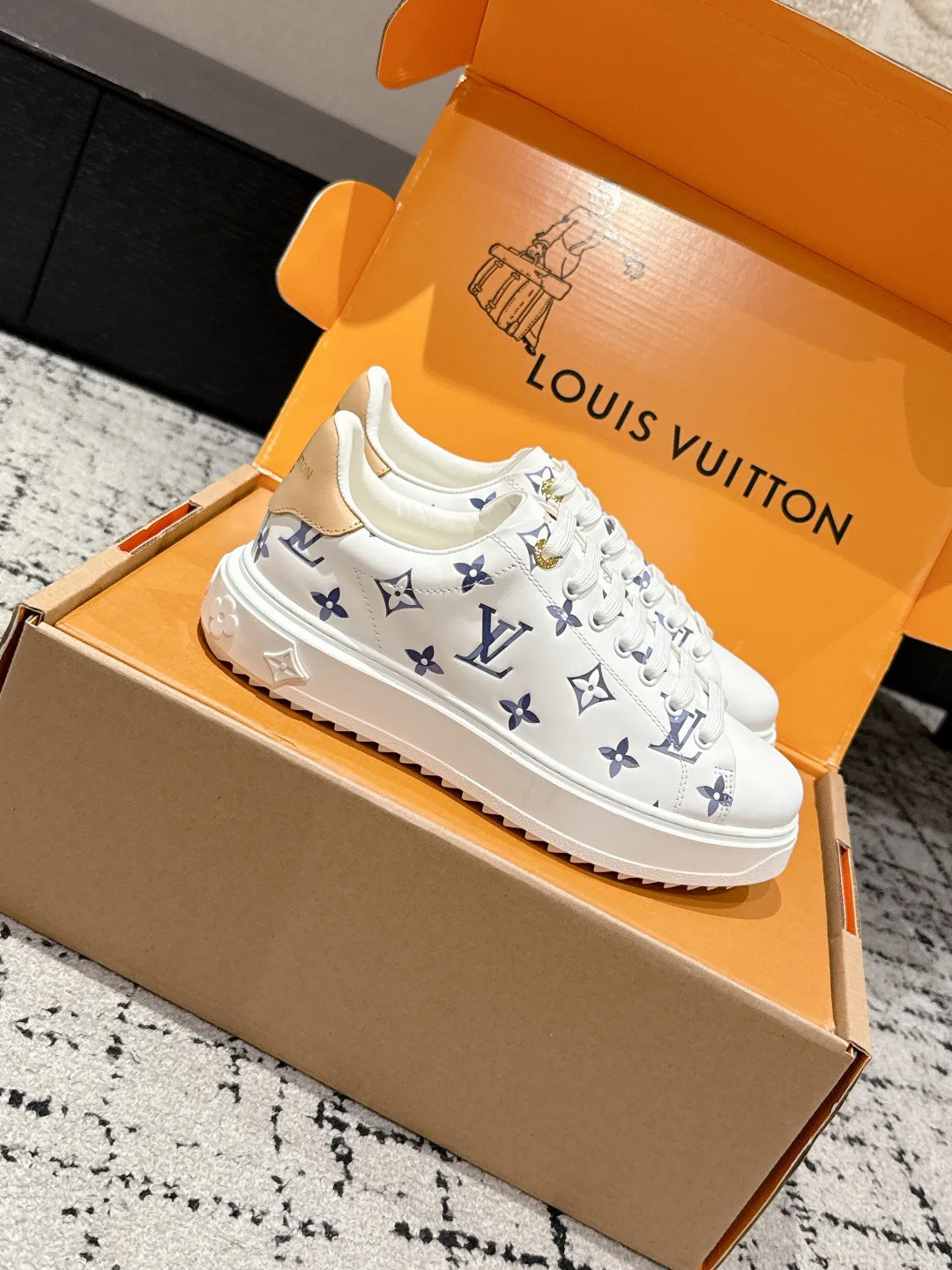 Кроссовки Женские Louis Vuitton 4502489