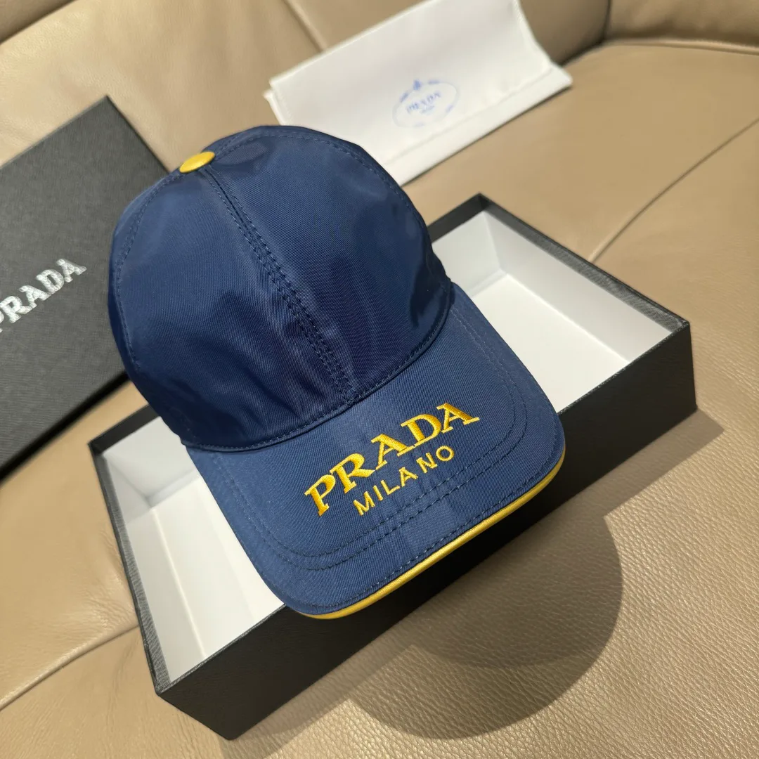 Головные Уборы Prada 11362252