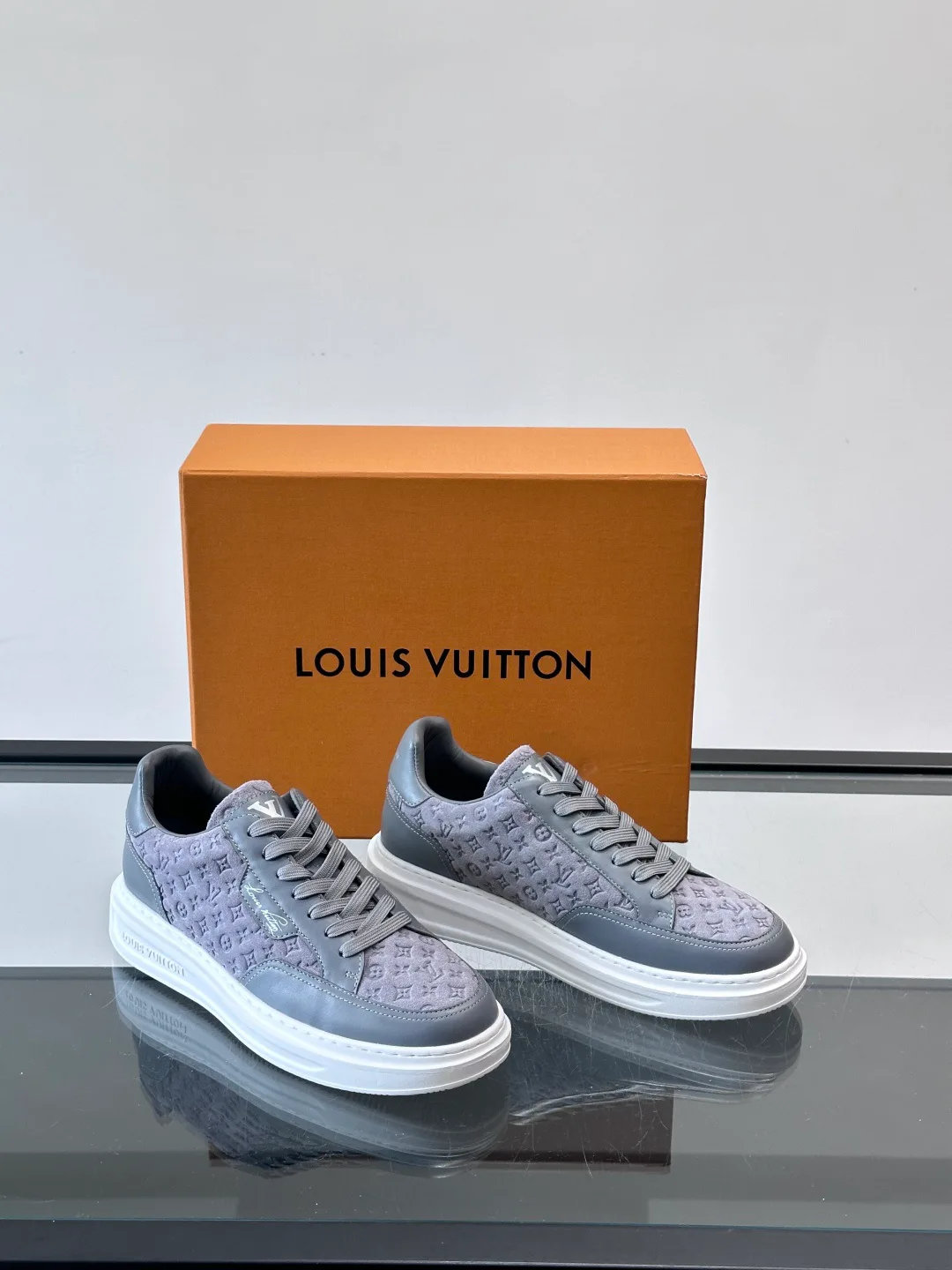 Кроссовки Мужские Louis Vuitton 19597855