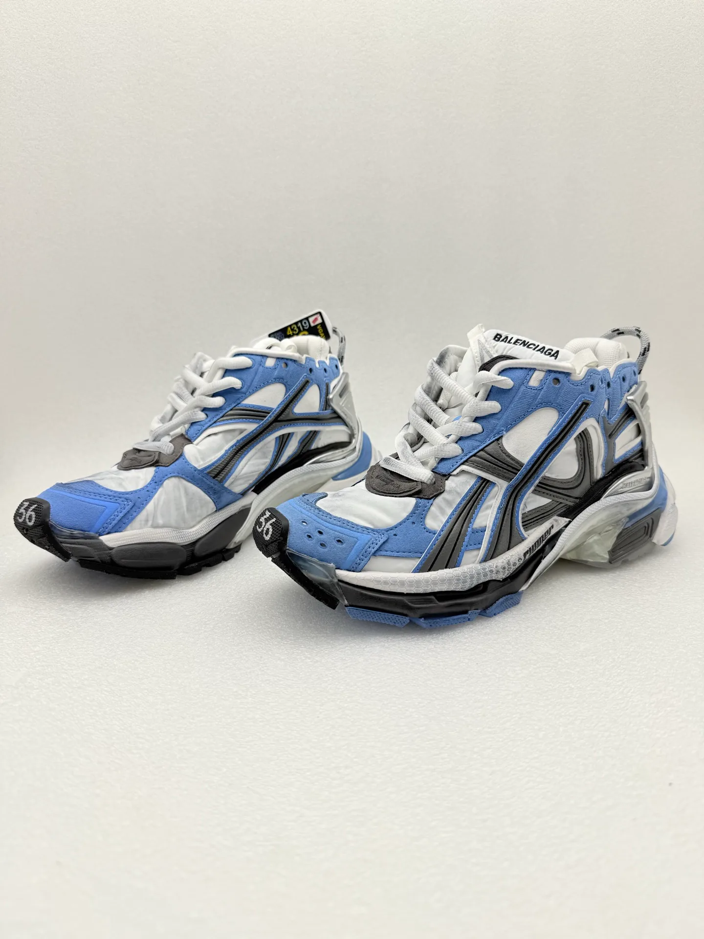 Кроссовки Женские Balenciaga 18589190