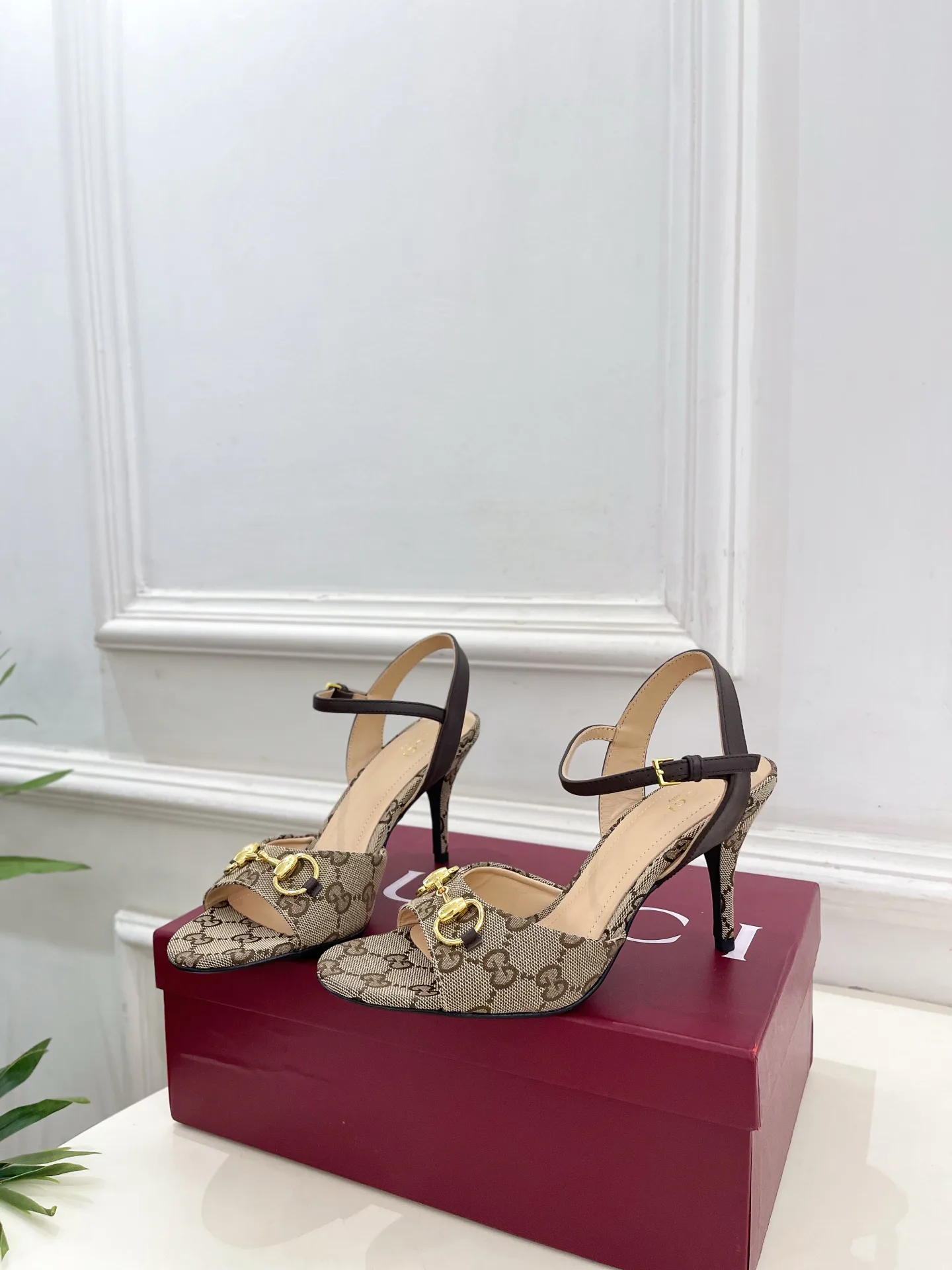 Босоножки Женские Gucci 13218178