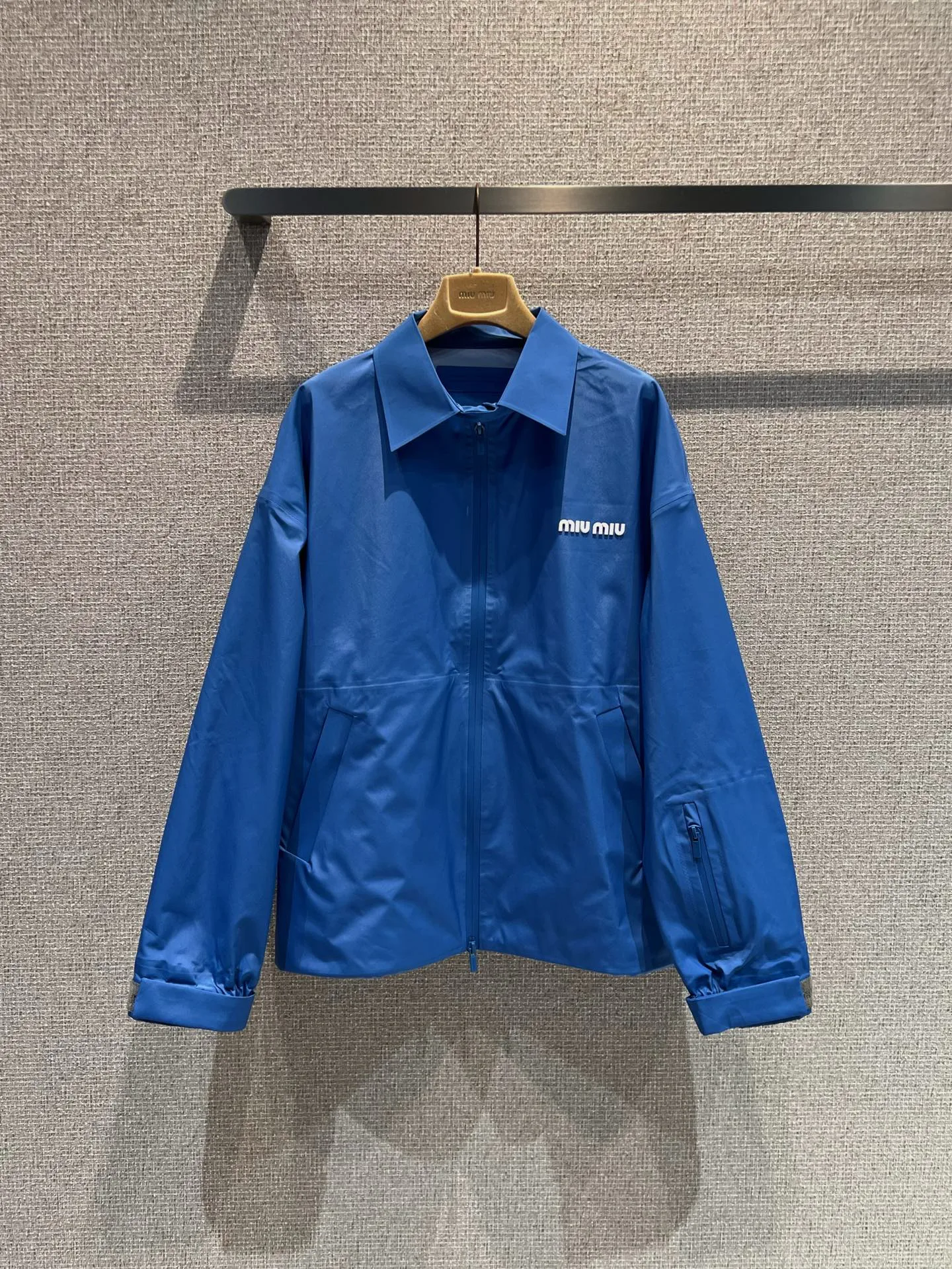 Куртки И Пуховики Женские Miu Miu 10655684