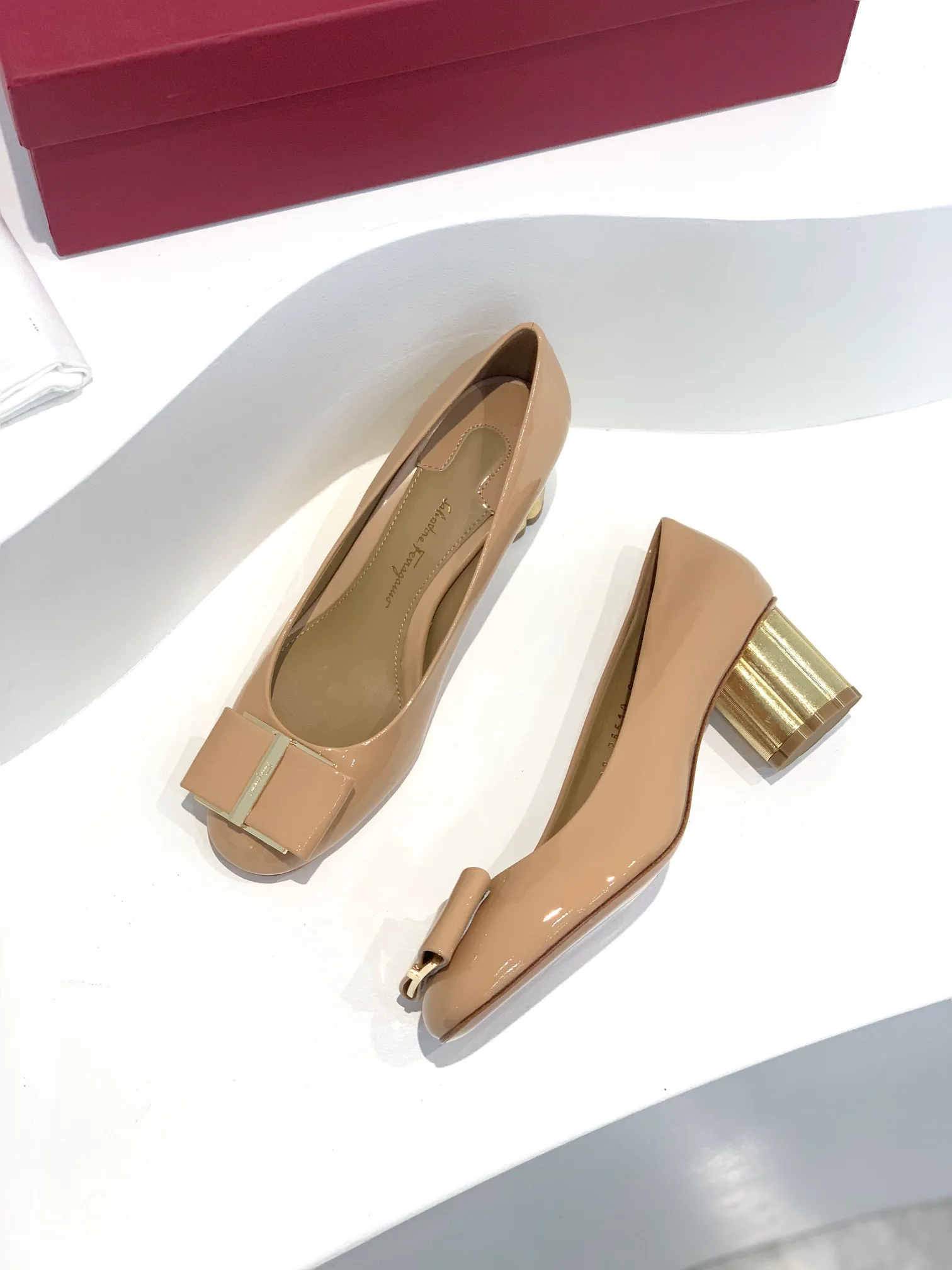 Туфли Женские Salvatore Ferragamo 11675507