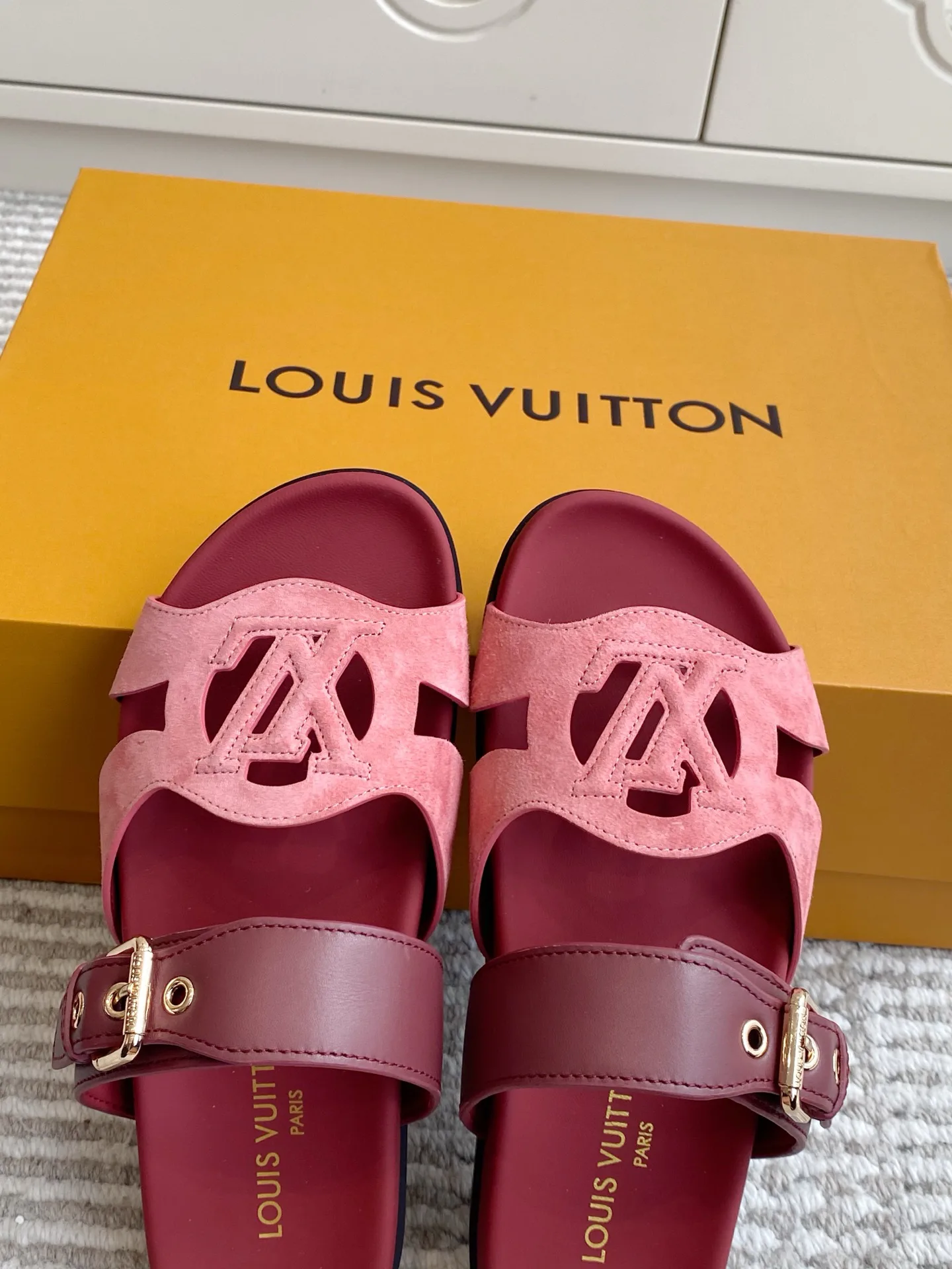 Шлепанцы Женские Louis Vuitton 17572155