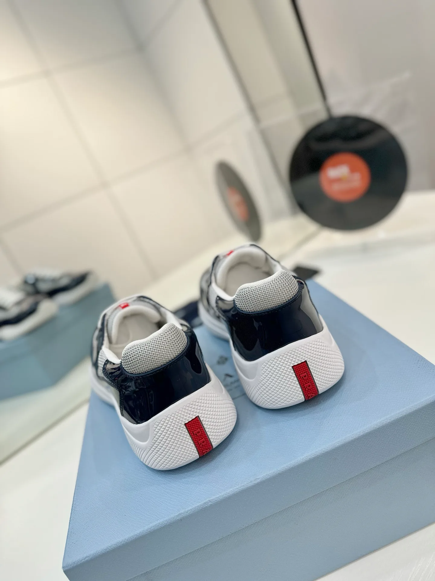 Кроссовки Женские Prada 2019177