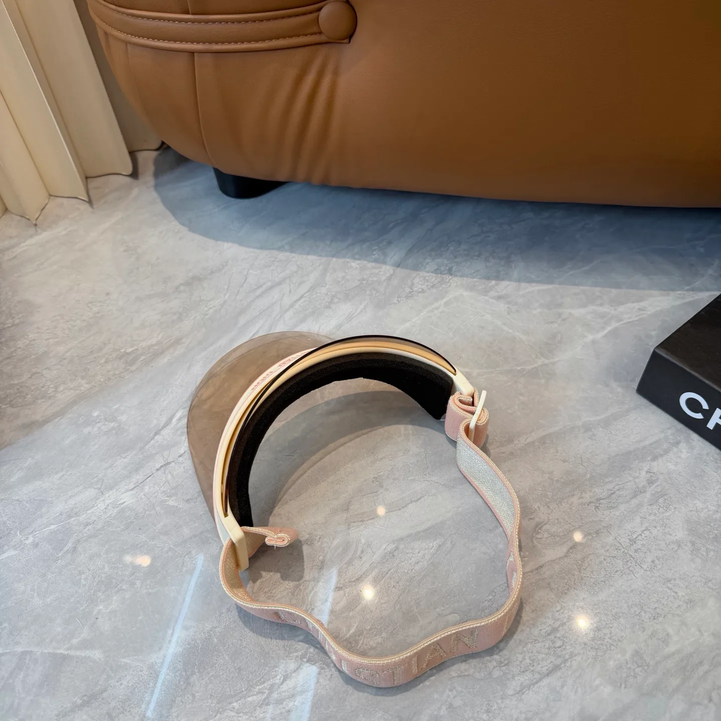 Головные Уборы Christian Dior 13294397