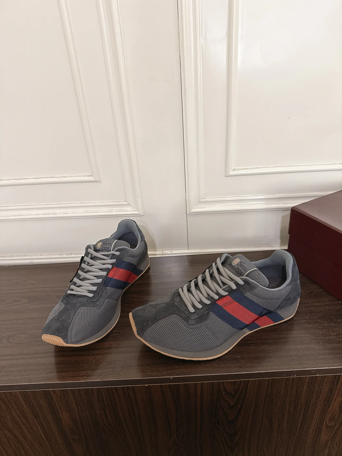 Кроссовки Женские Gucci 17946892