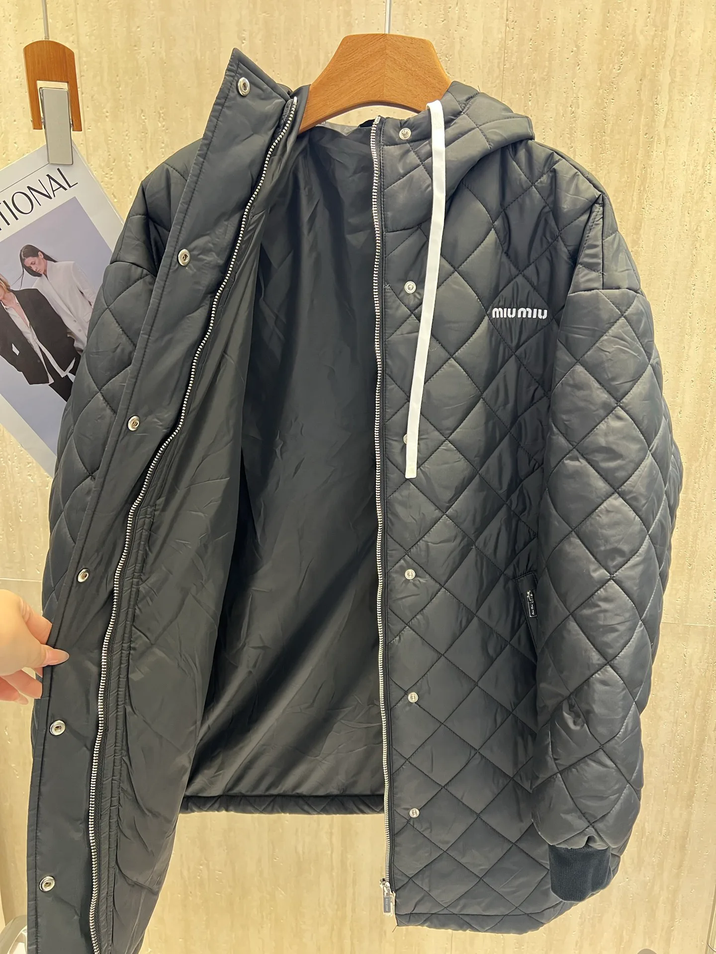 Куртки И Пуховики Женские Miu Miu 18723380