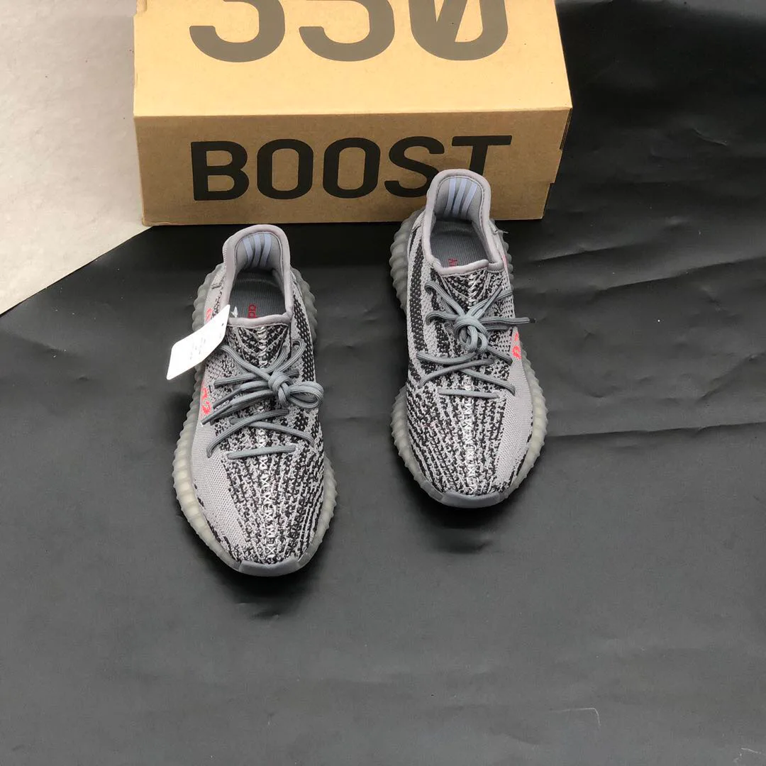 Кроссовки Женские Yeezy 17388164