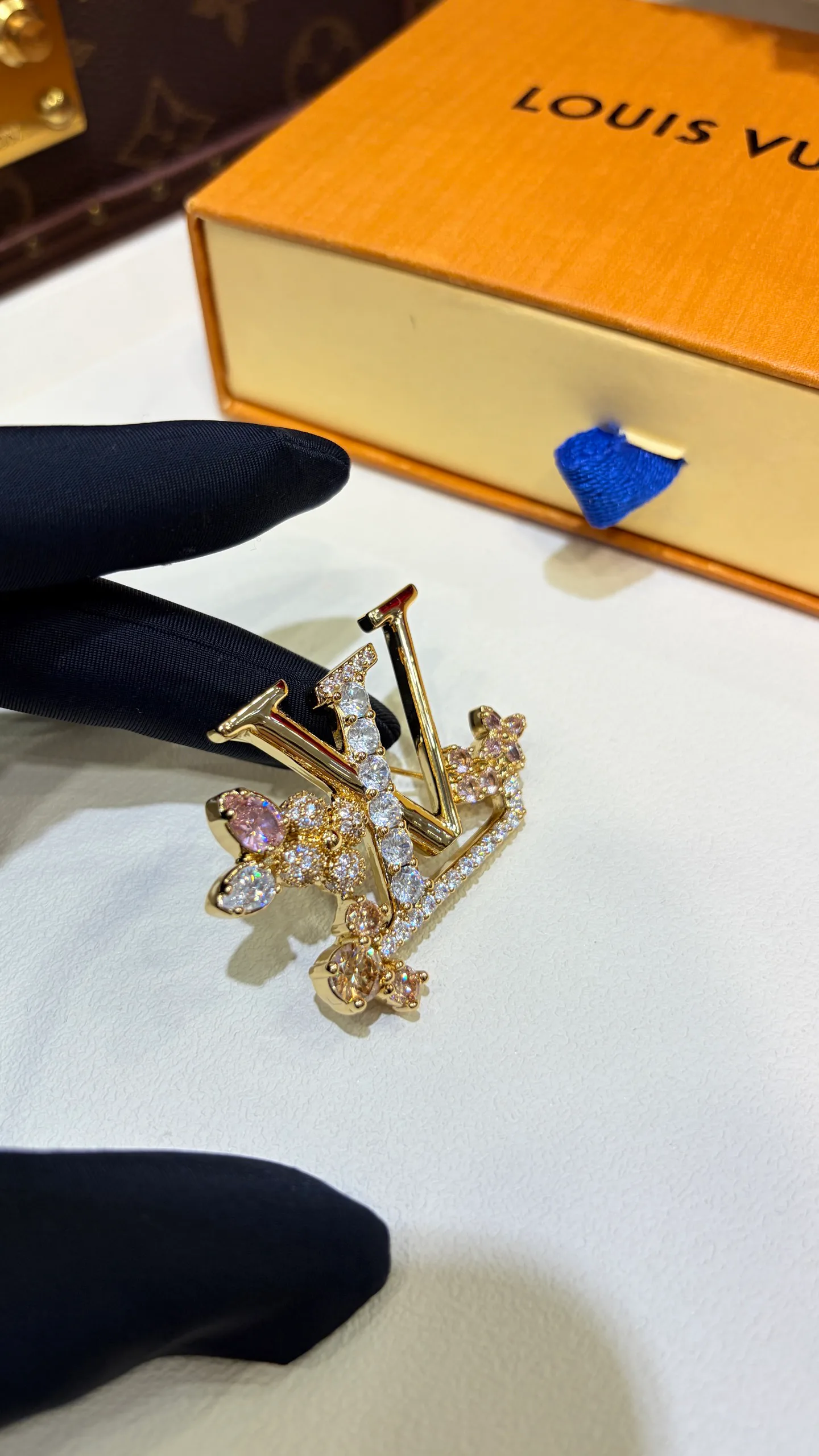 Бижутерия Louis Vuitton 18504624