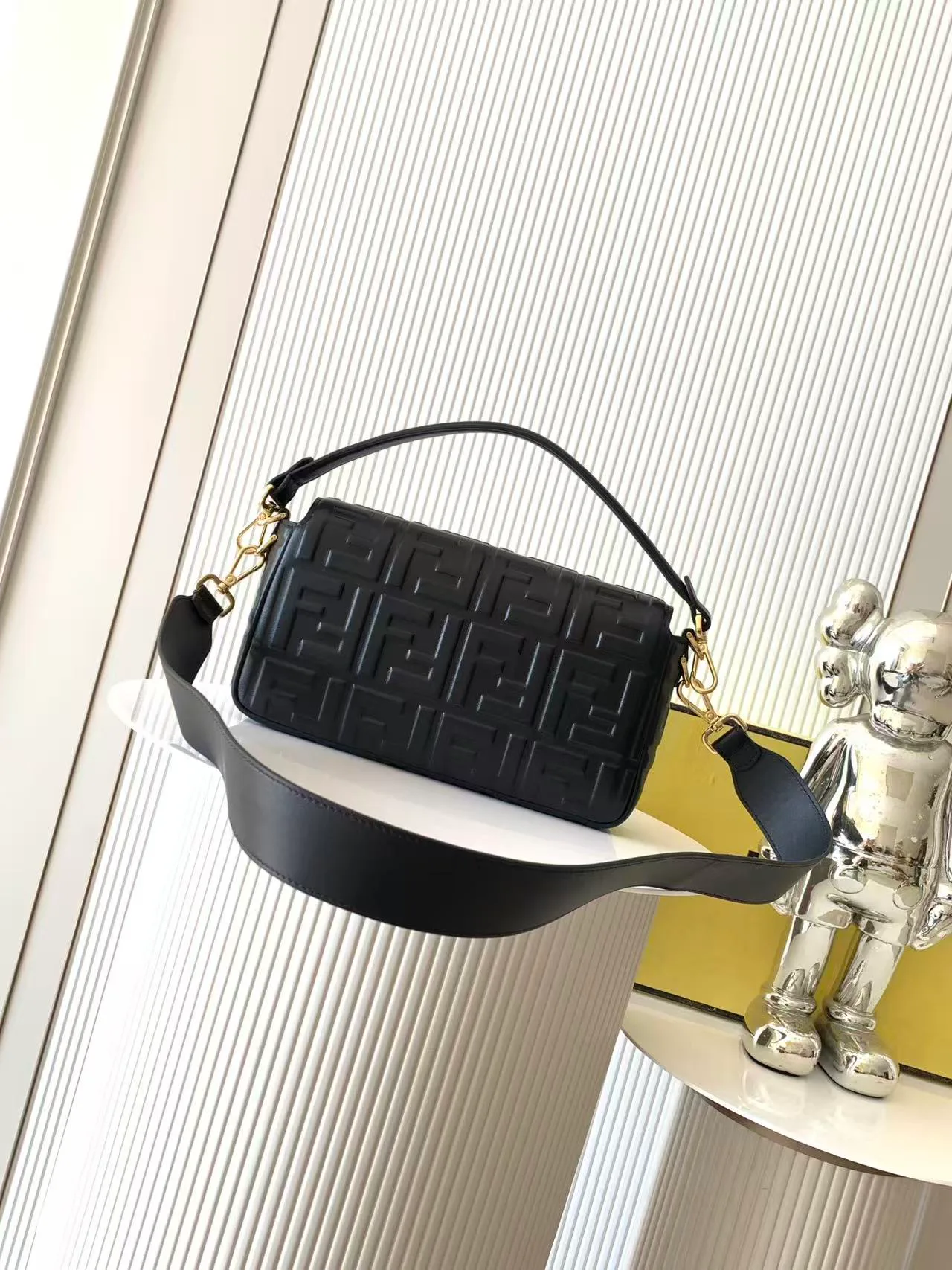 Классические Сумки Женские Fendi 13234575