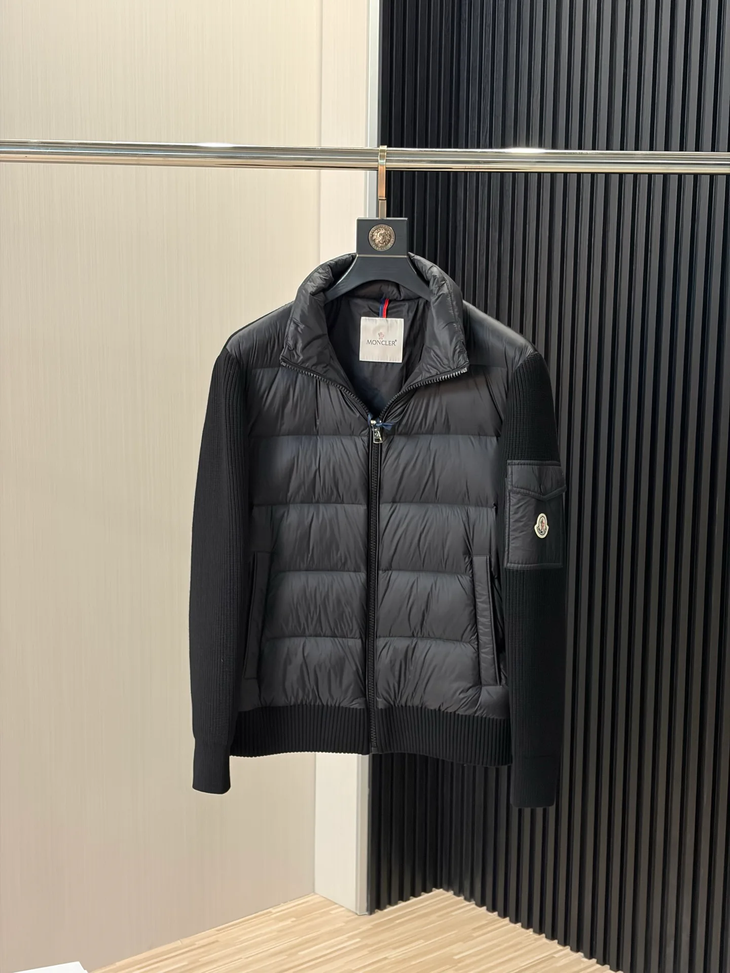 Куртки И Пуховики Женские Moncler 18391737
