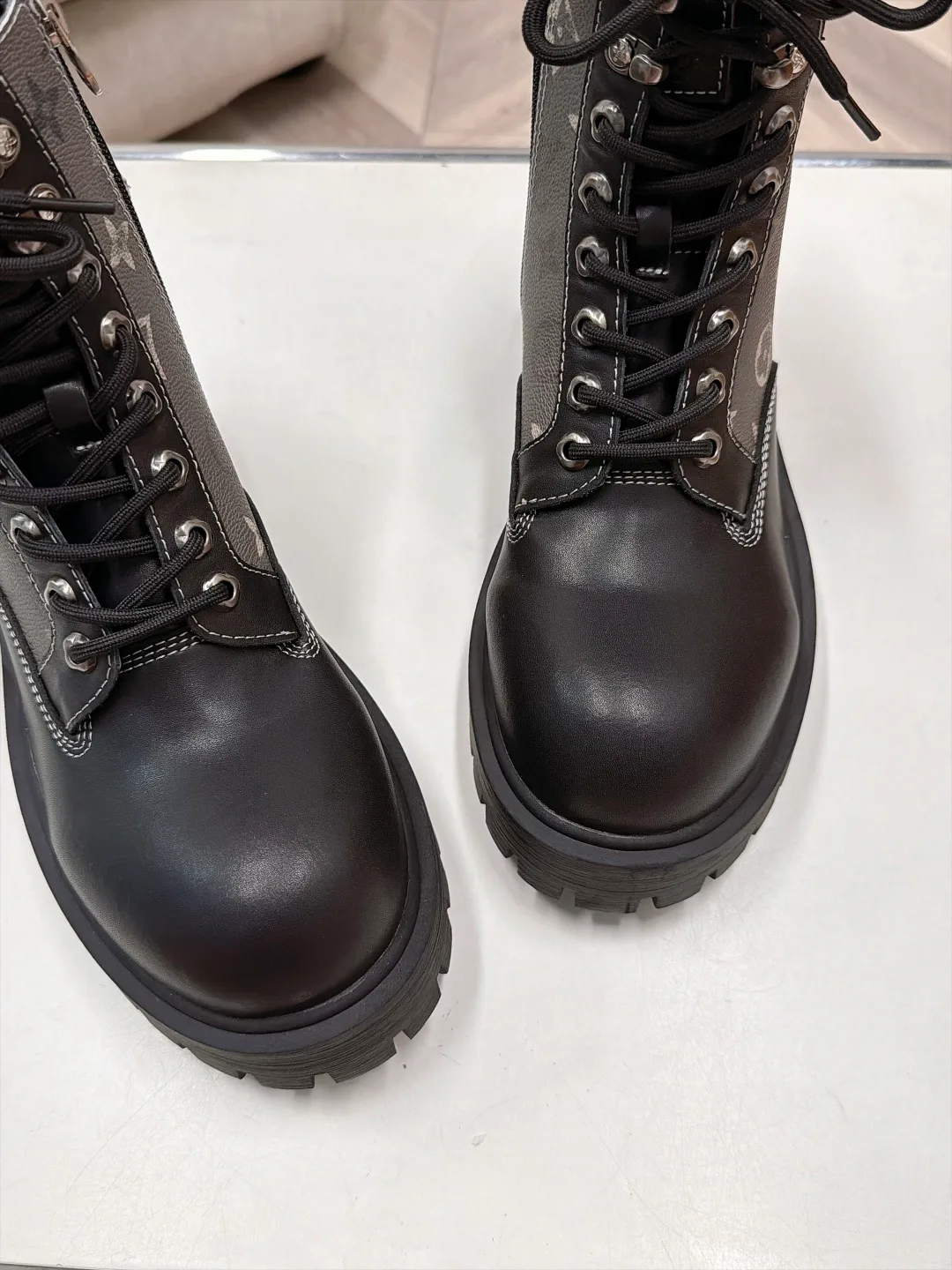 Ботинки Мужские Louis Vuitton 18708844