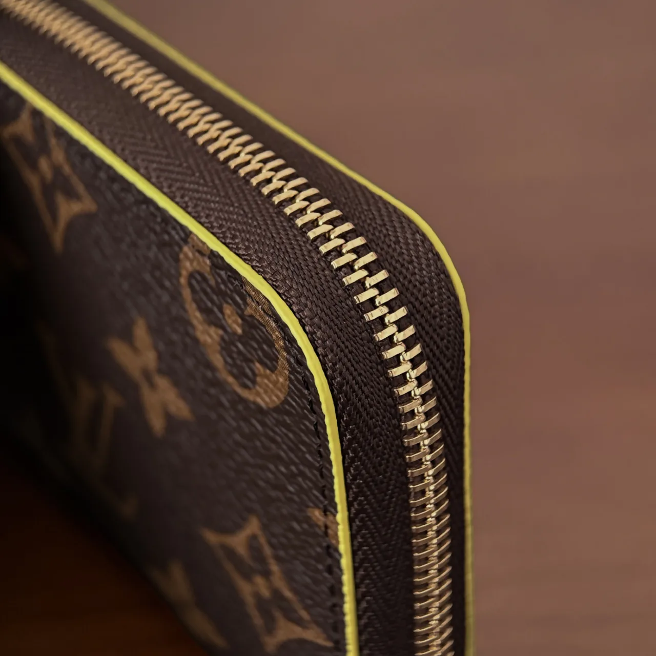 Клатчи Женские Louis Vuitton 18315125