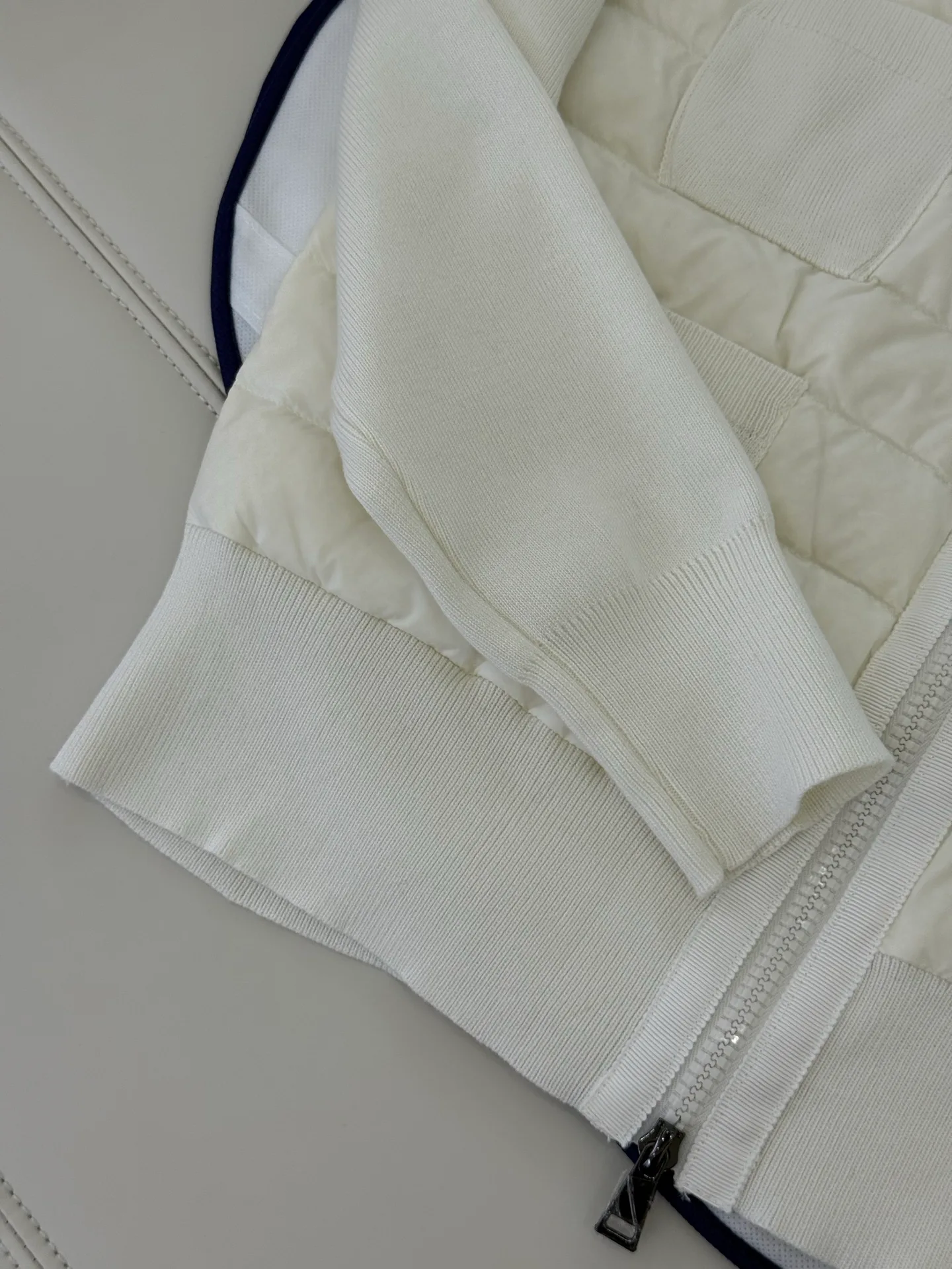 Куртки И Пуховики Женские Moncler 17122201