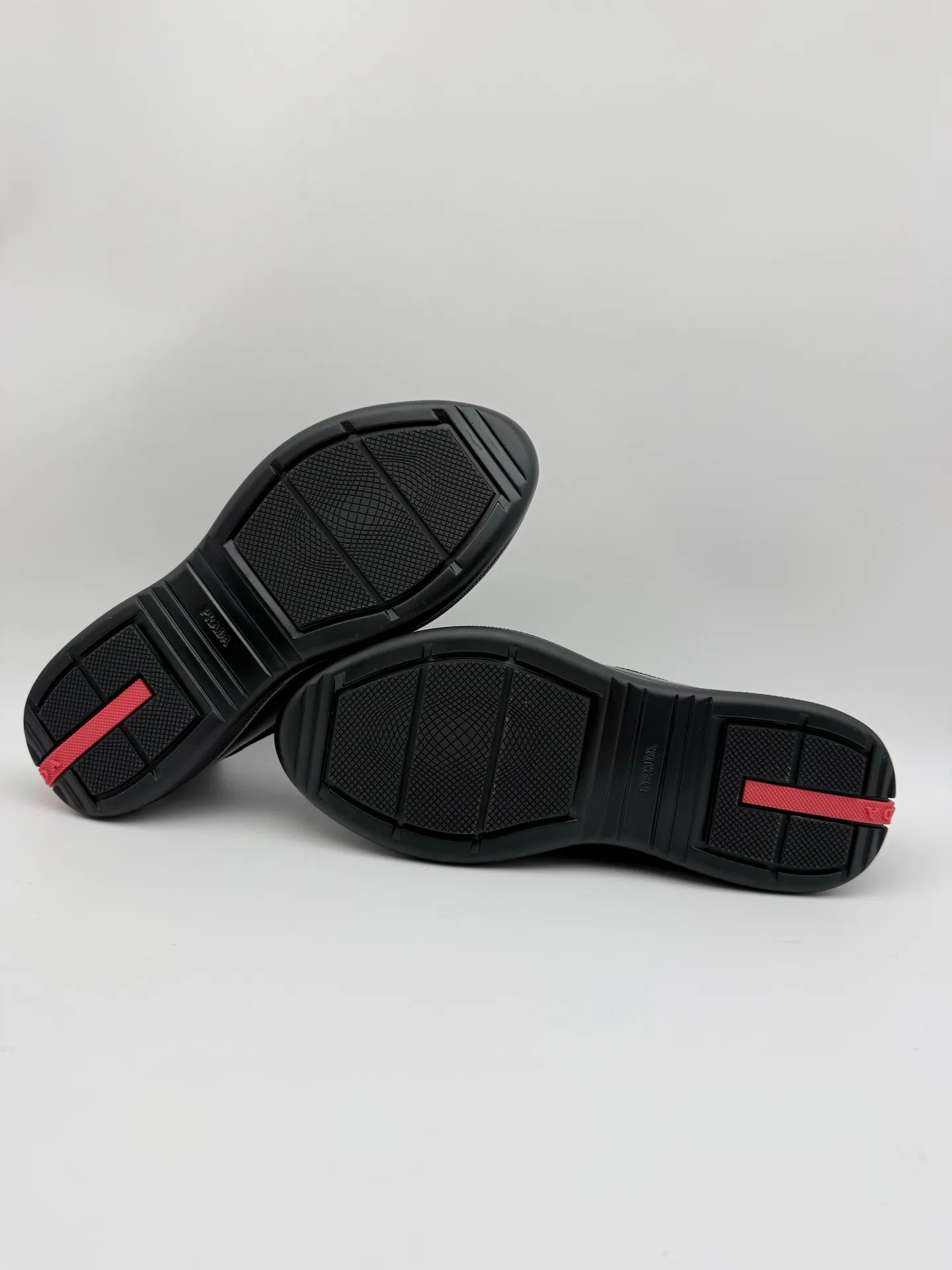 Кроссовки Мужские Prada 18067341