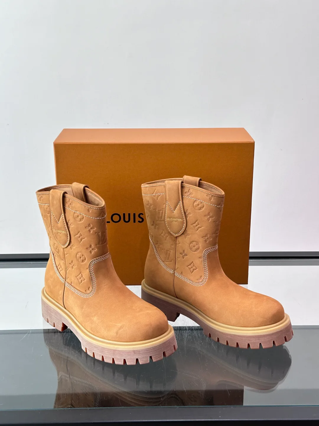 Ботинки Мужские Louis Vuitton 18102786