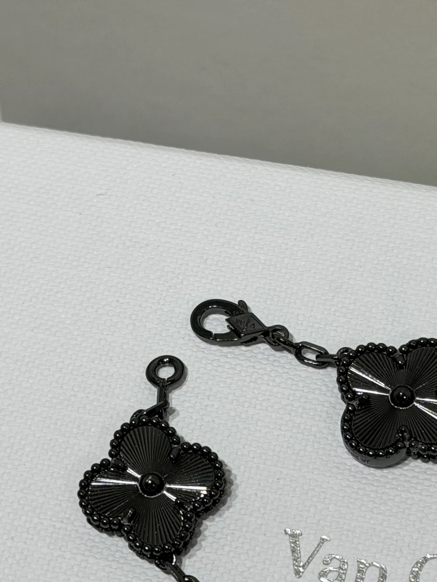 Бижутерия Van Cleef & Arpels 18123012