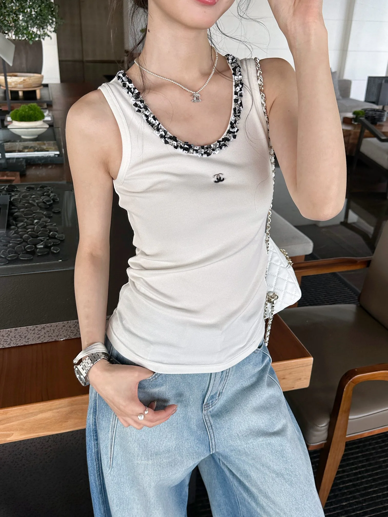 Жилеты Женские Chanel 11266895