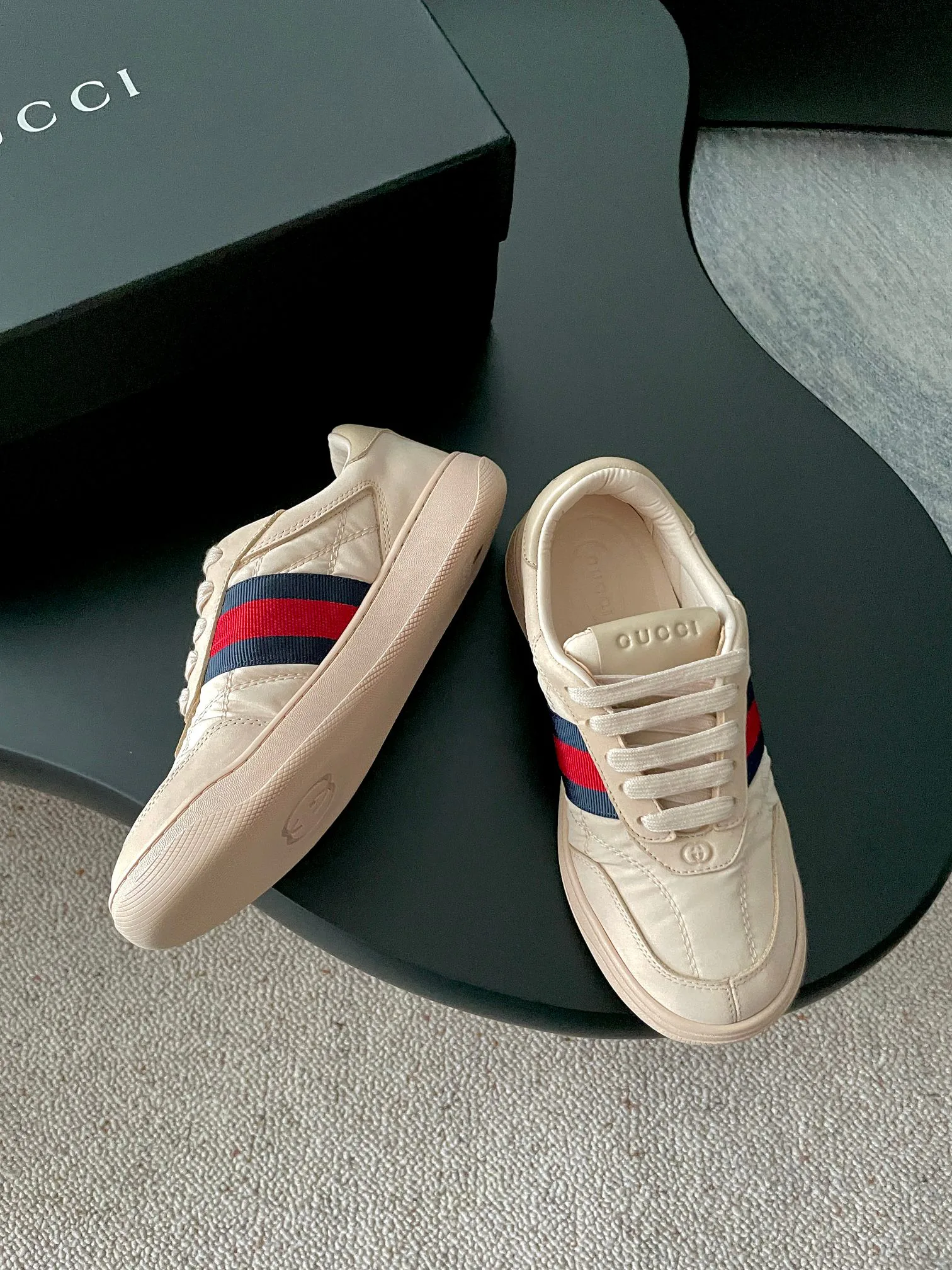 Кроссовки Женские Gucci 18766073