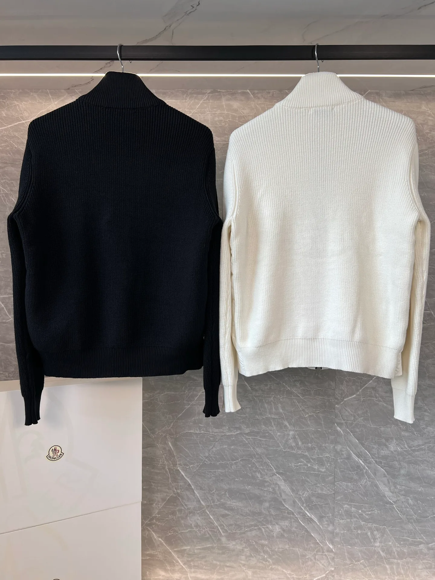Куртки И Пуховики Женские Moncler 18599797
