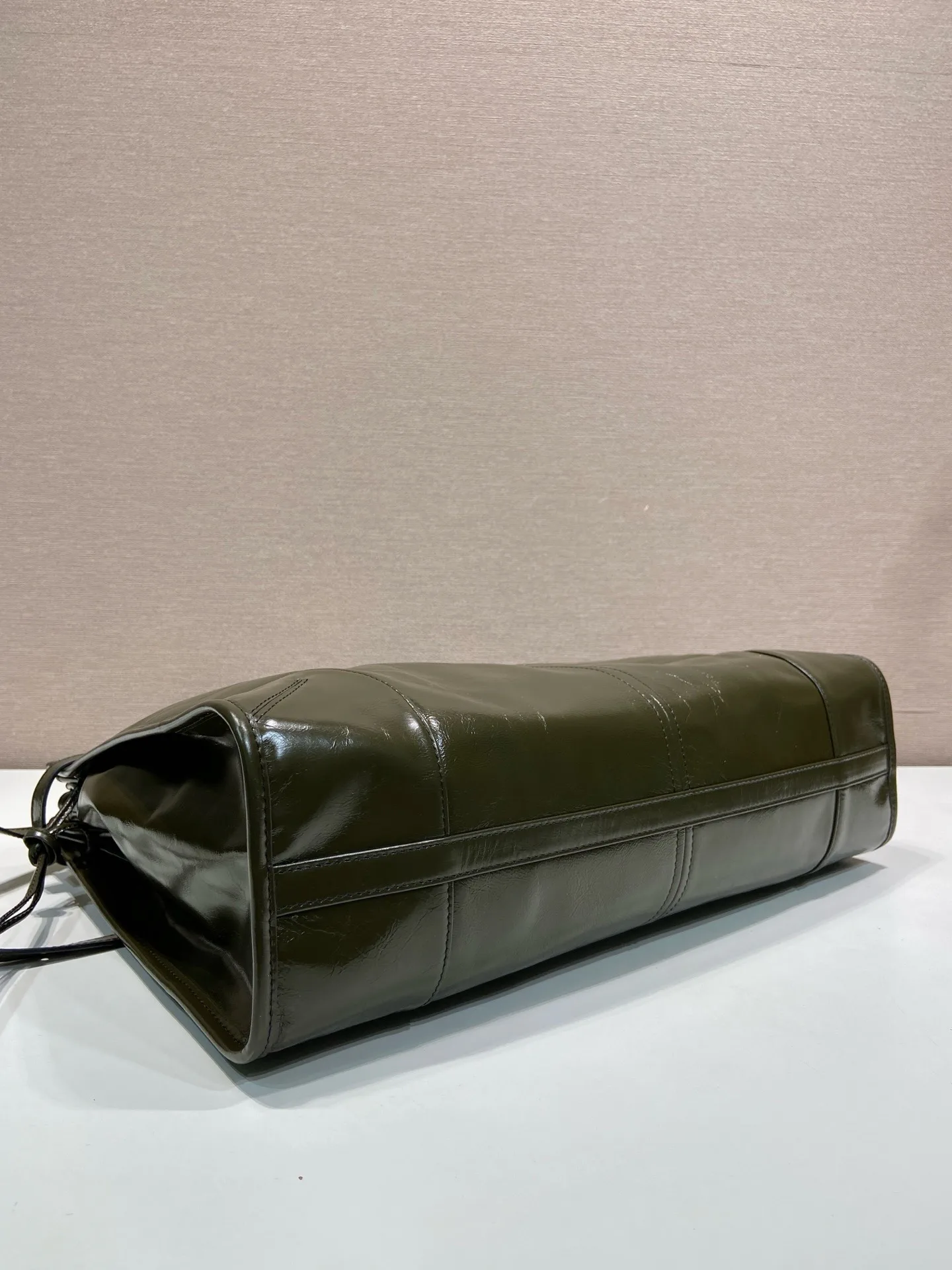 Классические Сумки Женские Prada 18184681