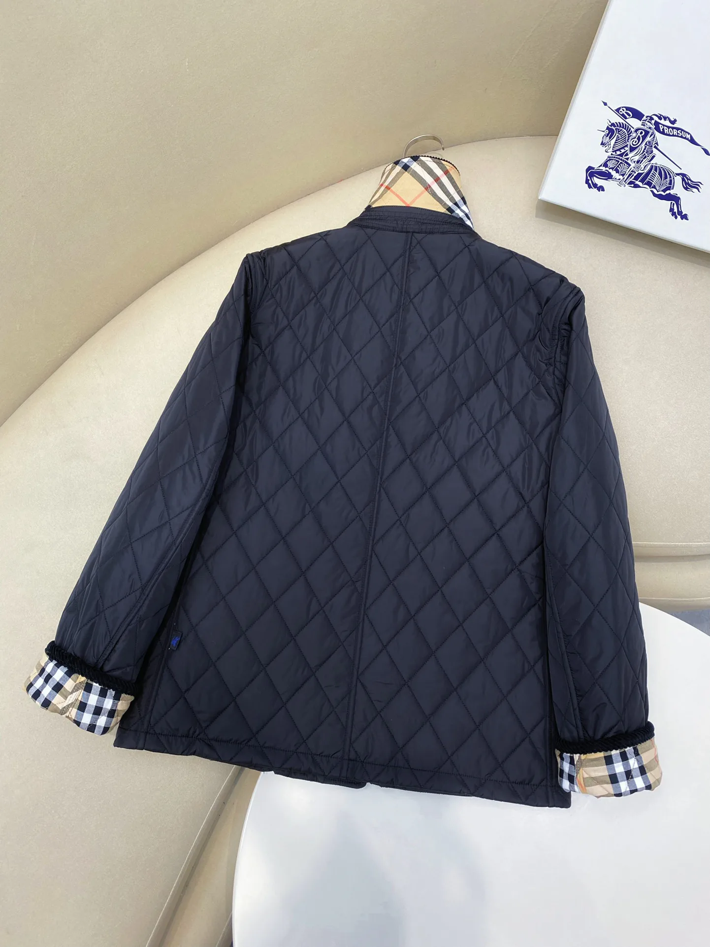 Куртки И Пуховики Женские Burberry 18140707