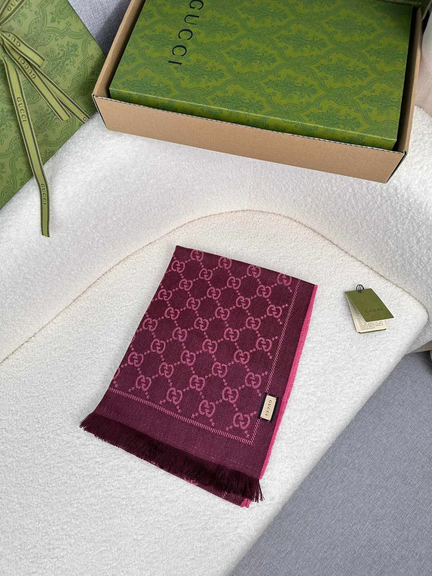 Шарфы Gucci 752747