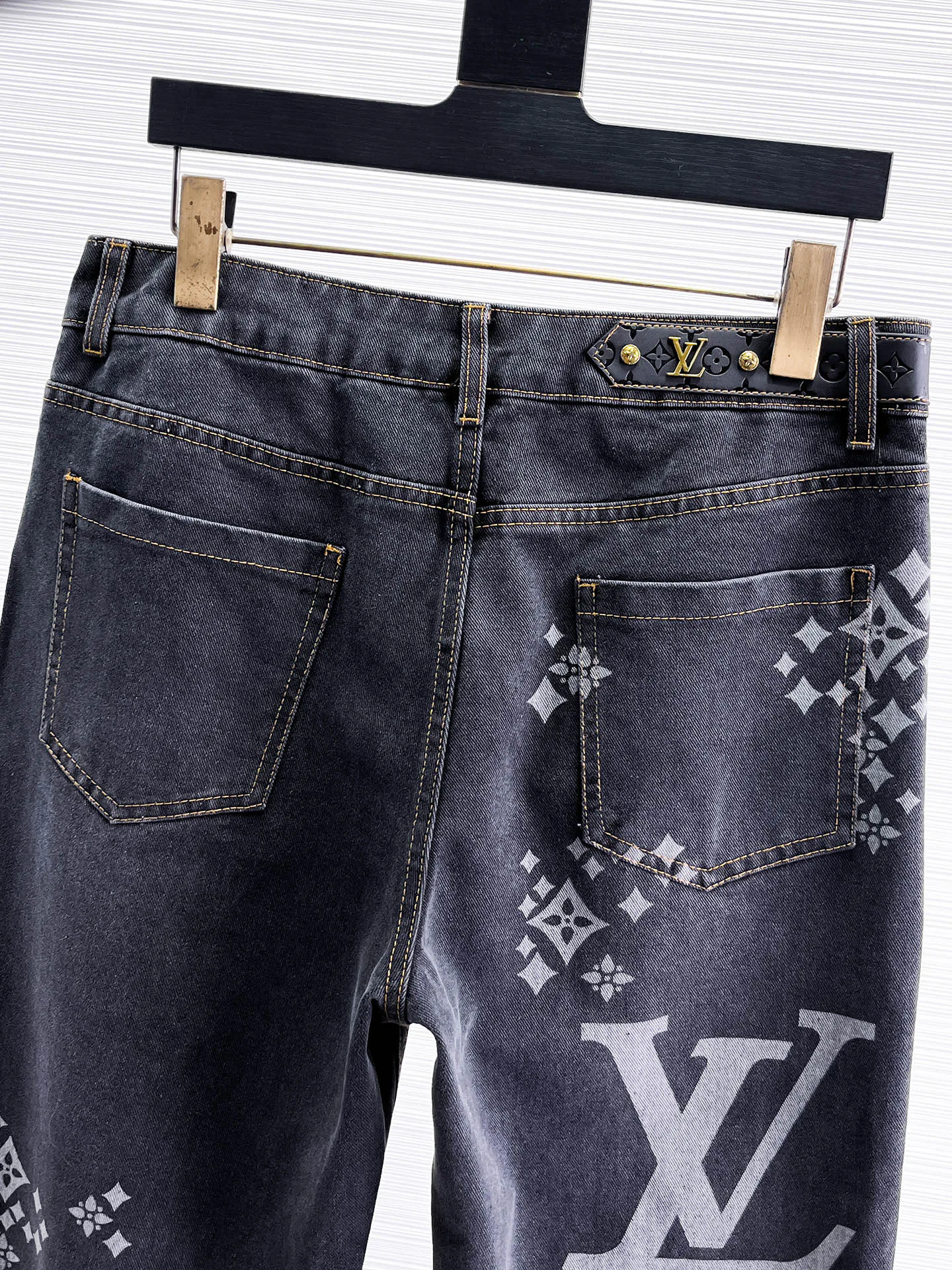 Джинсы Мужские Louis Vuitton 18596827