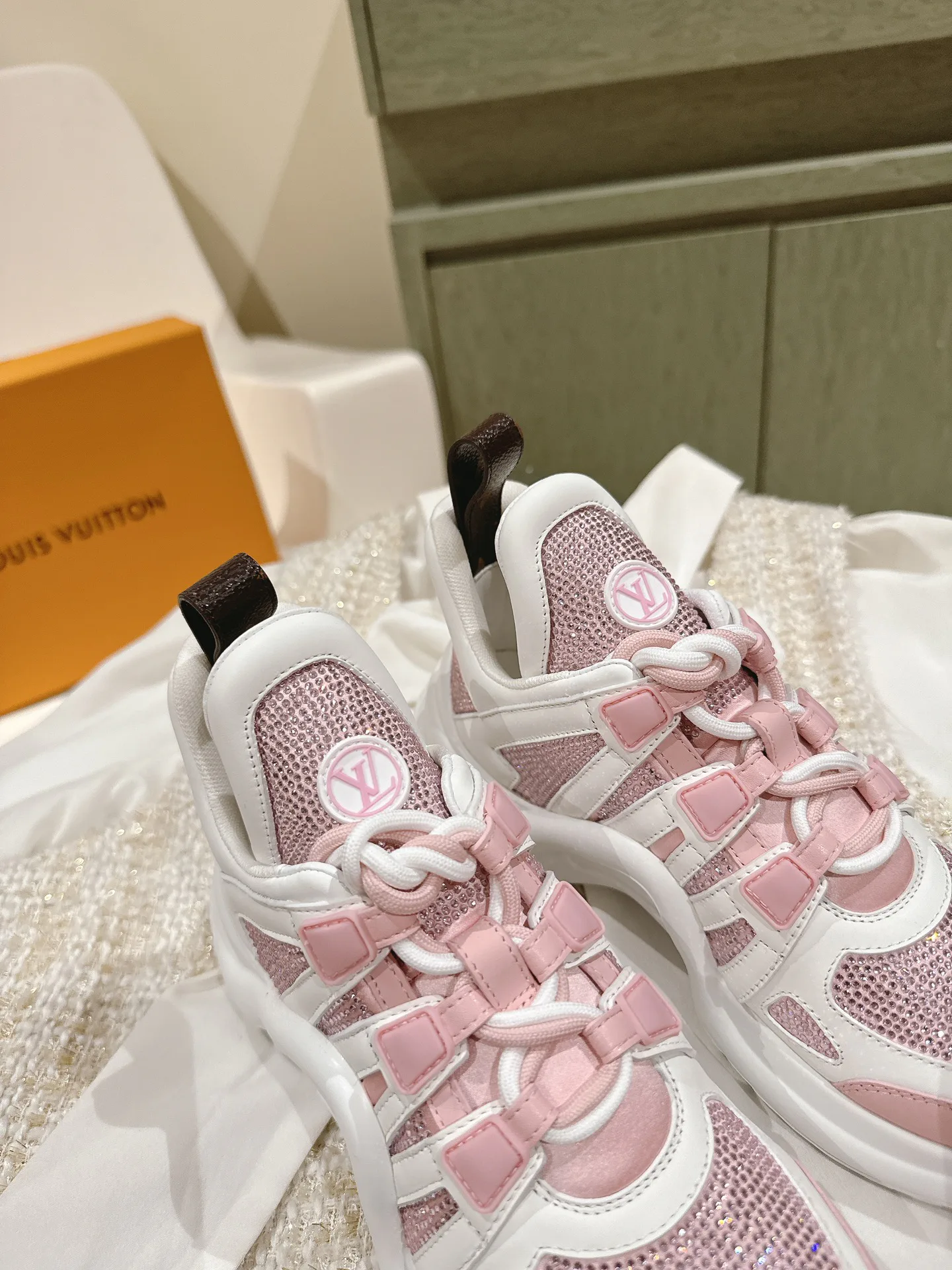 Кроссовки Женские Louis Vuitton 10840485