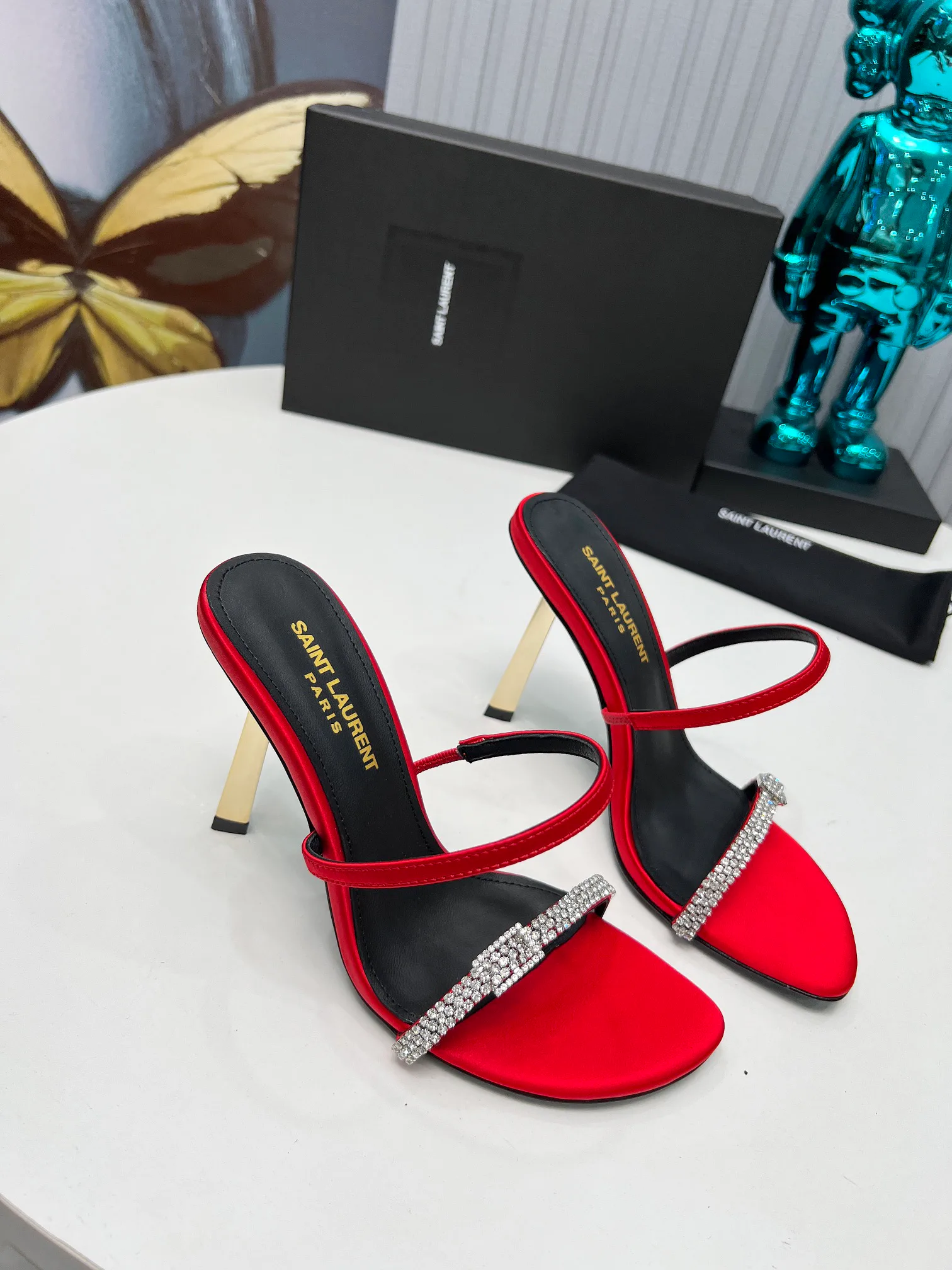 Босоножки Женские Saint Laurent 7184887