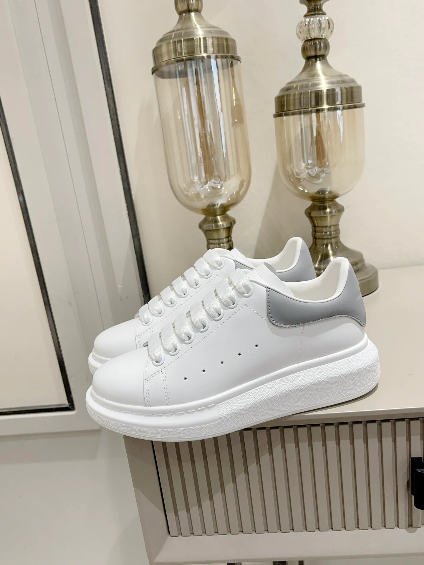 Кроссовки Женские Alexander Mcqueen 3446236