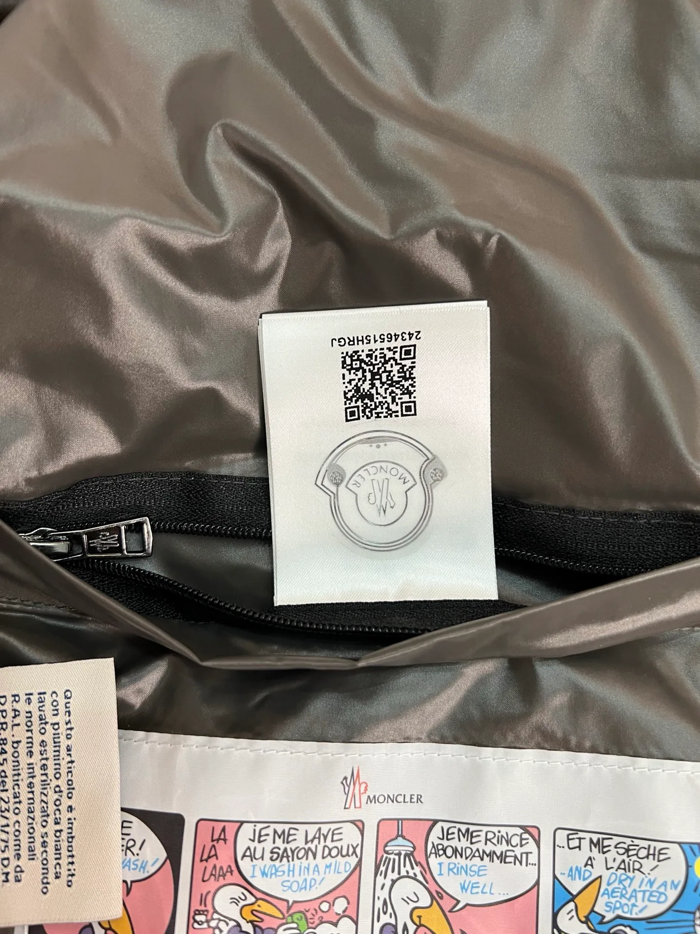 Жилеты Женские Moncler 18111357