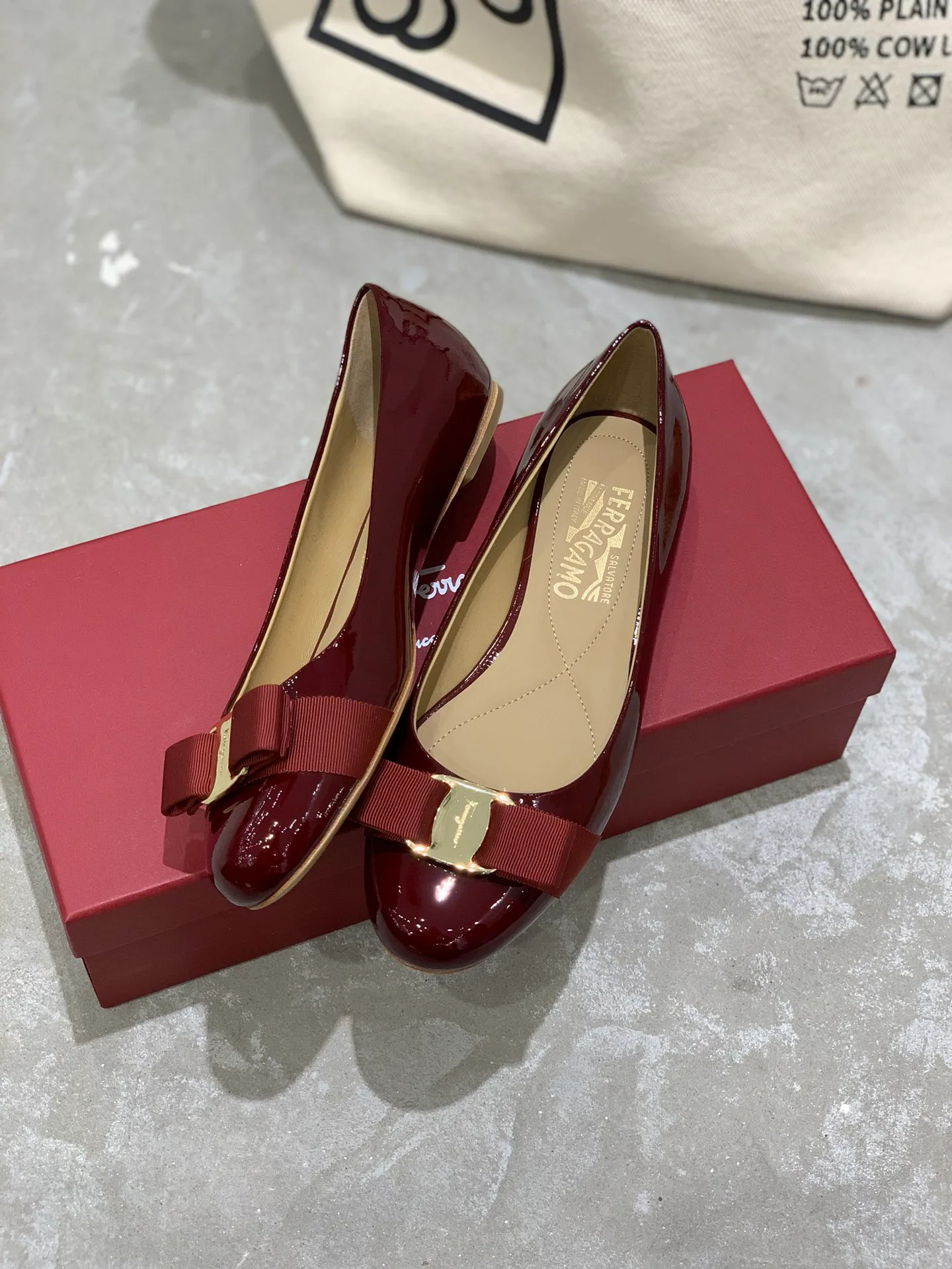 Балетки Женские Salvatore Ferragamo 18340642
